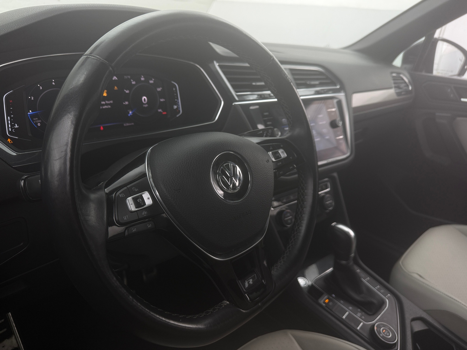 Thumbnail: 2019 Volkswagen Tiguan - 4