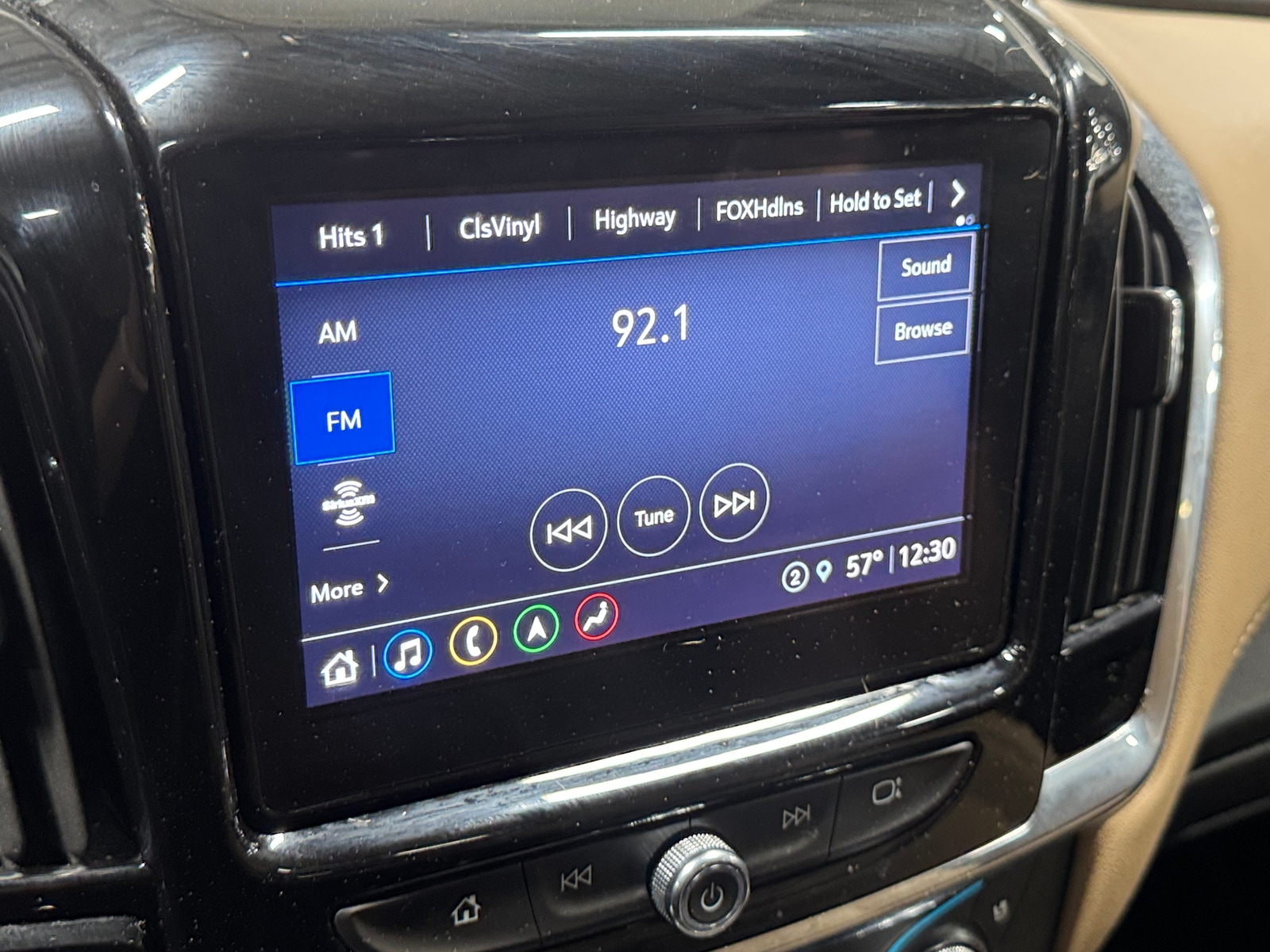 Thumbnail: 2023 Chevrolet Traverse - 3