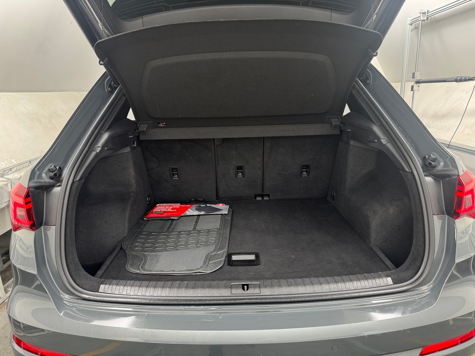 Thumbnail: 2022 Audi Q3 - 6