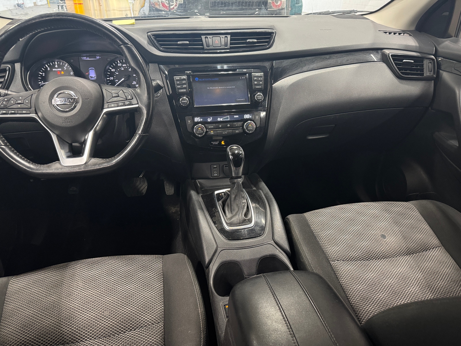 Thumbnail: 2018 Nissan Rogue Sport - 3