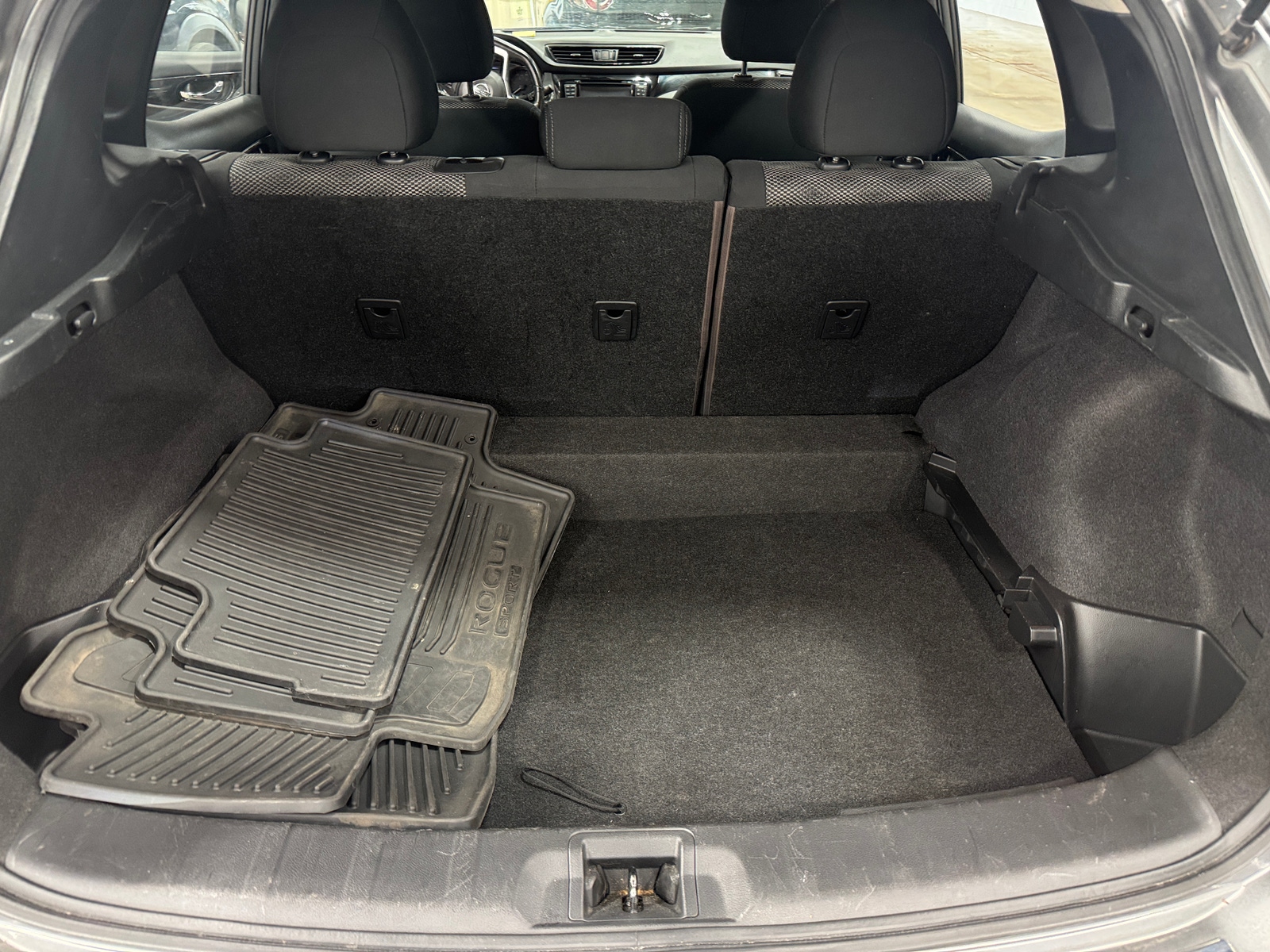 Thumbnail: 2018 Nissan Rogue Sport - 7