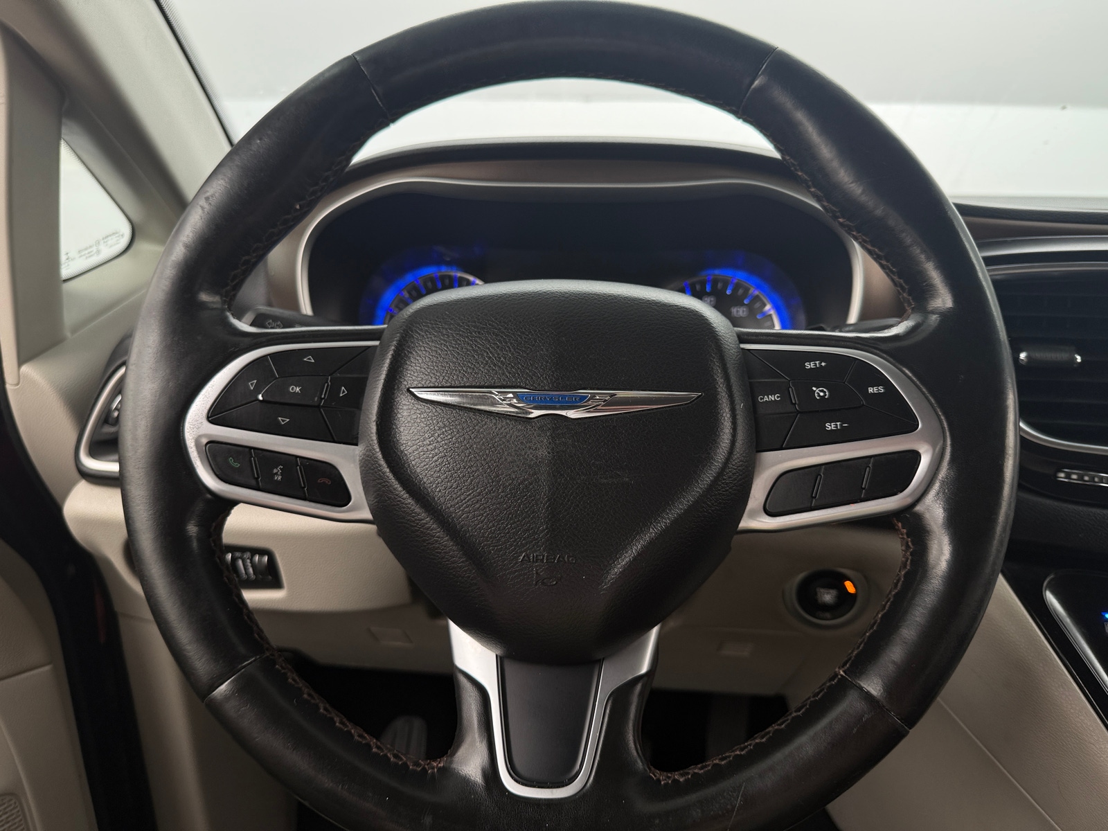 Thumbnail: 2019 Chrysler Pacifica - 4