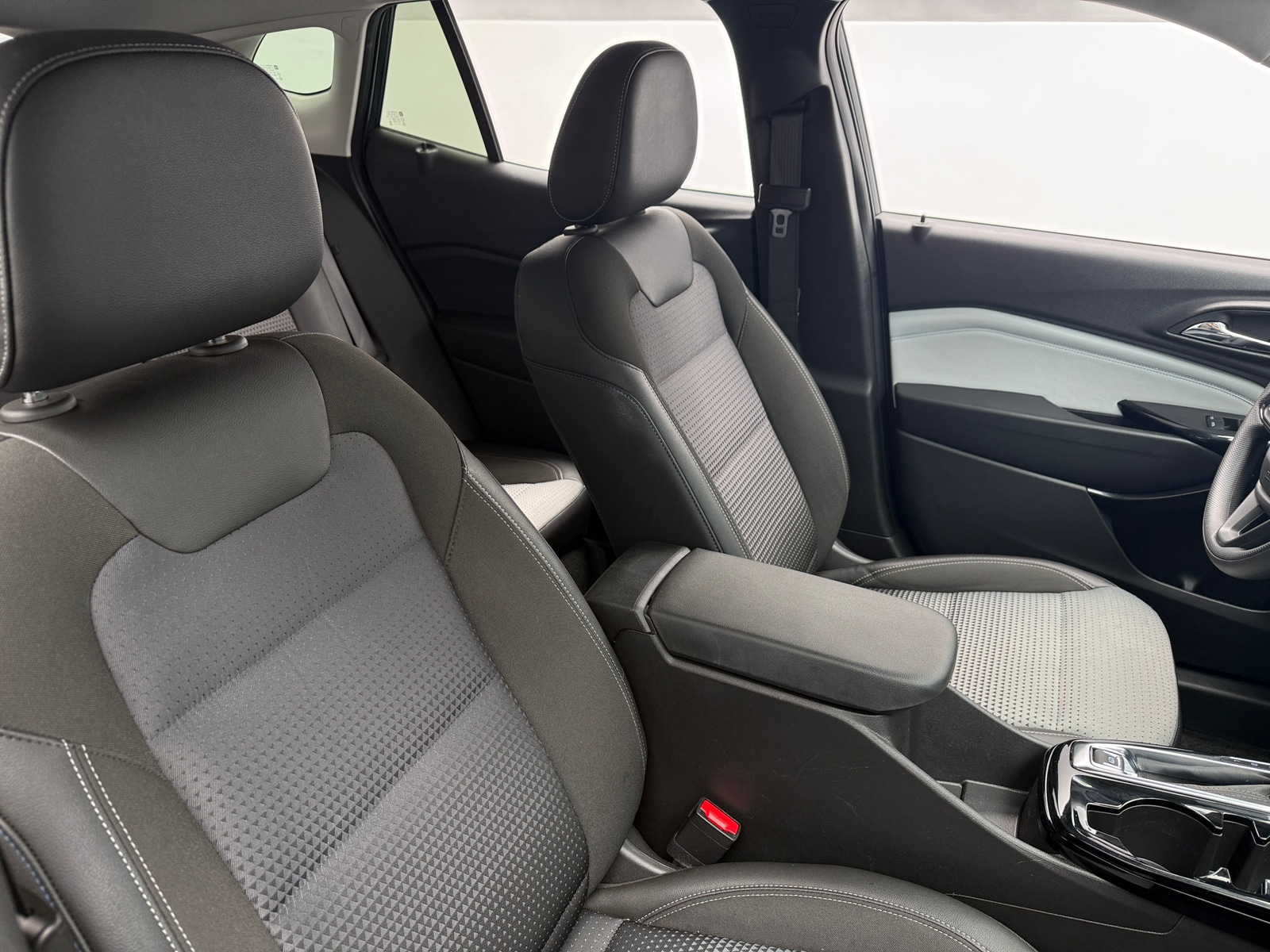 Thumbnail: 2025 Chevrolet Trax - 2