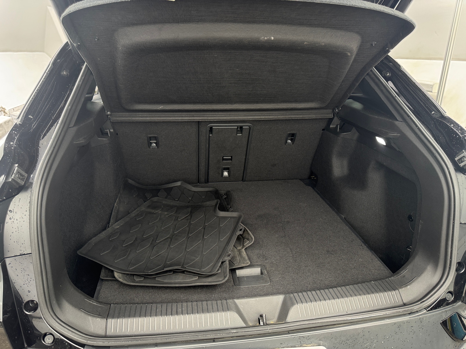 Thumbnail: 2023 Volkswagen ID.4 - 6