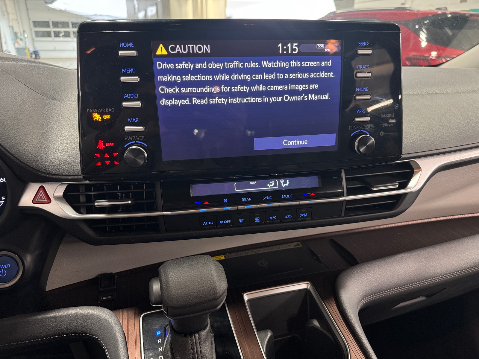 Thumbnail: 2023 Toyota Sienna - 4