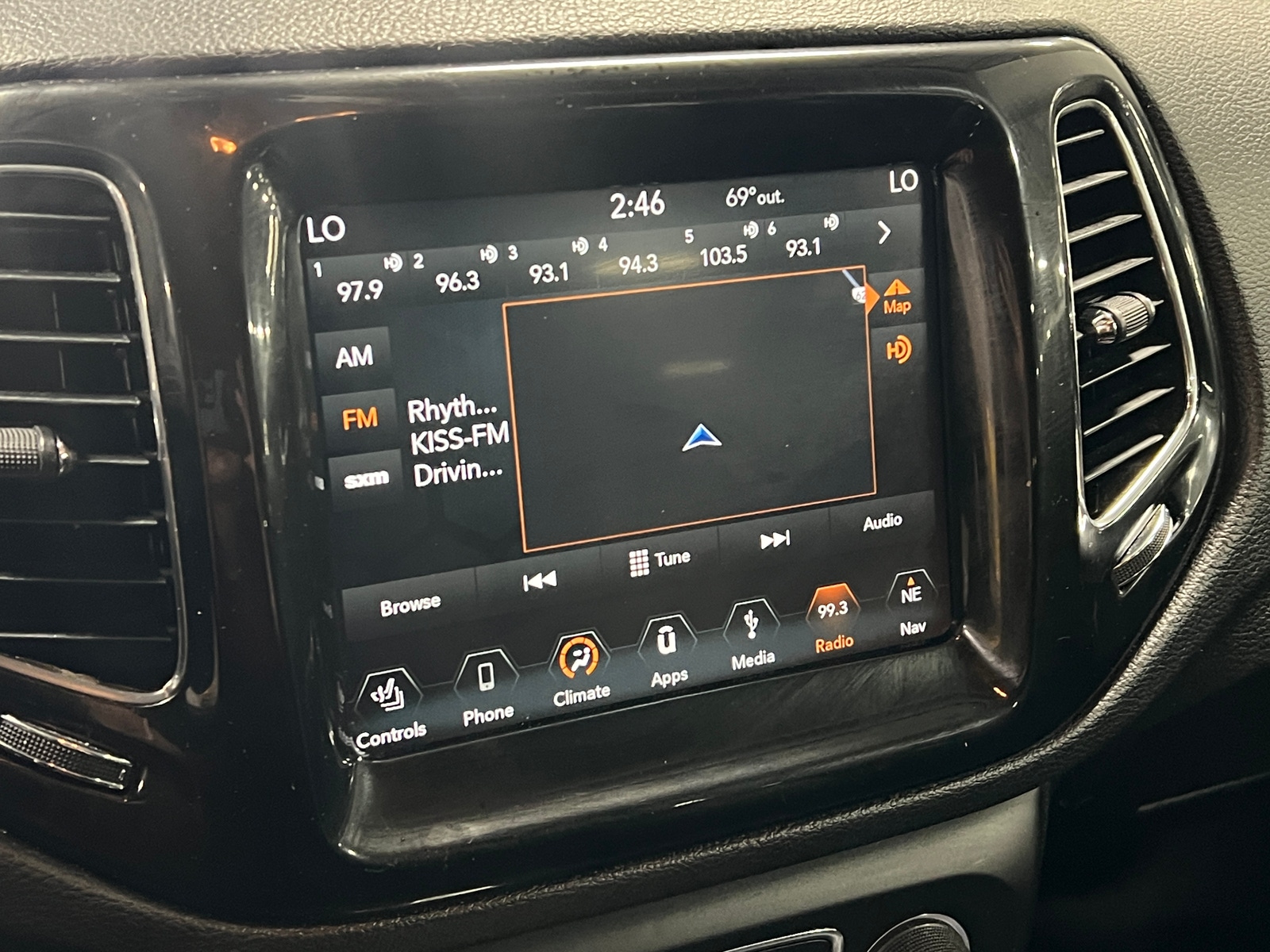 Thumbnail: 2019 Jeep Compass - 3