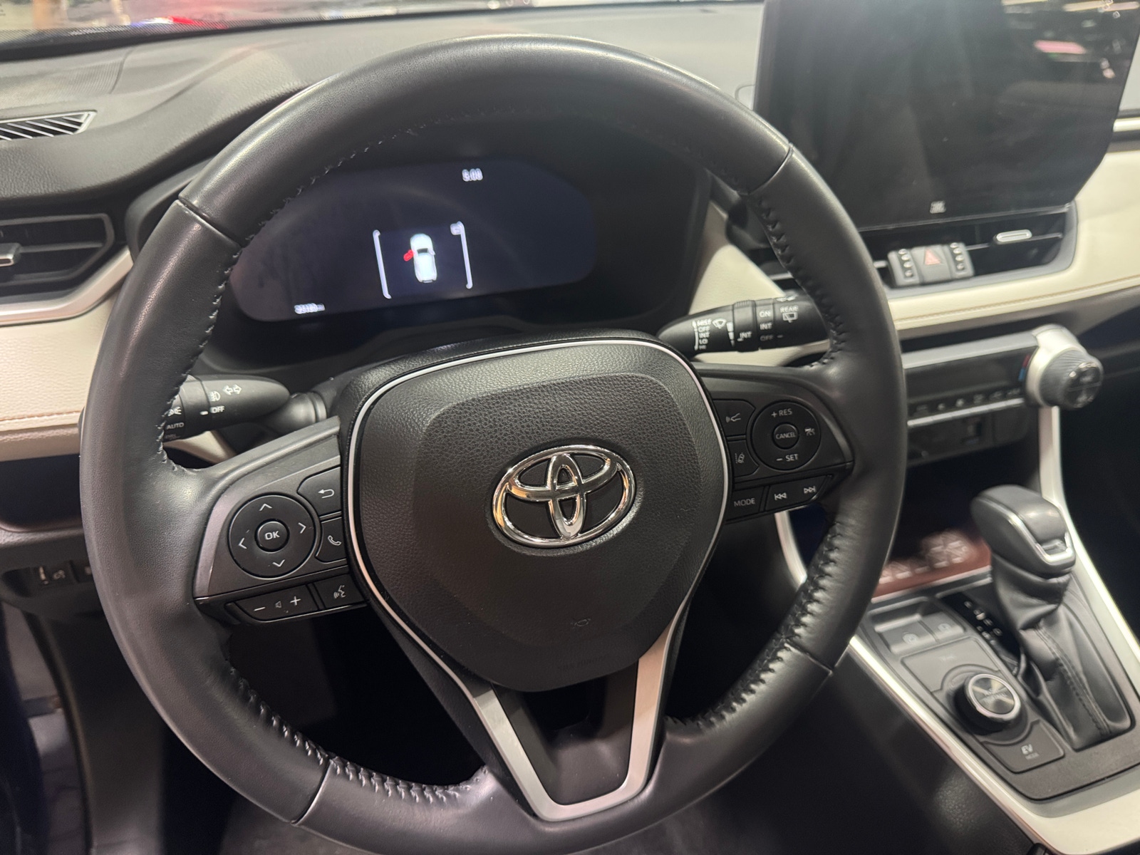 Thumbnail: 2023 Toyota RAV4 - 4