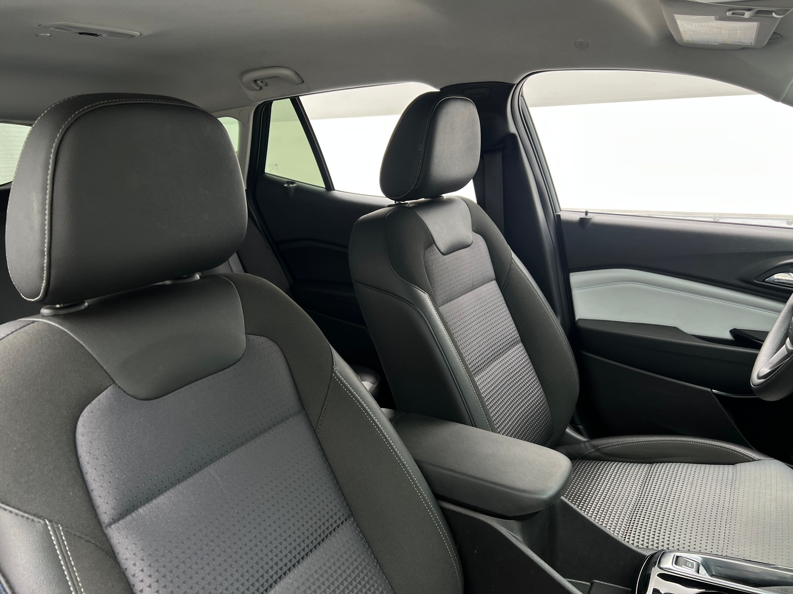 Thumbnail: 2025 Chevrolet Trax - 2