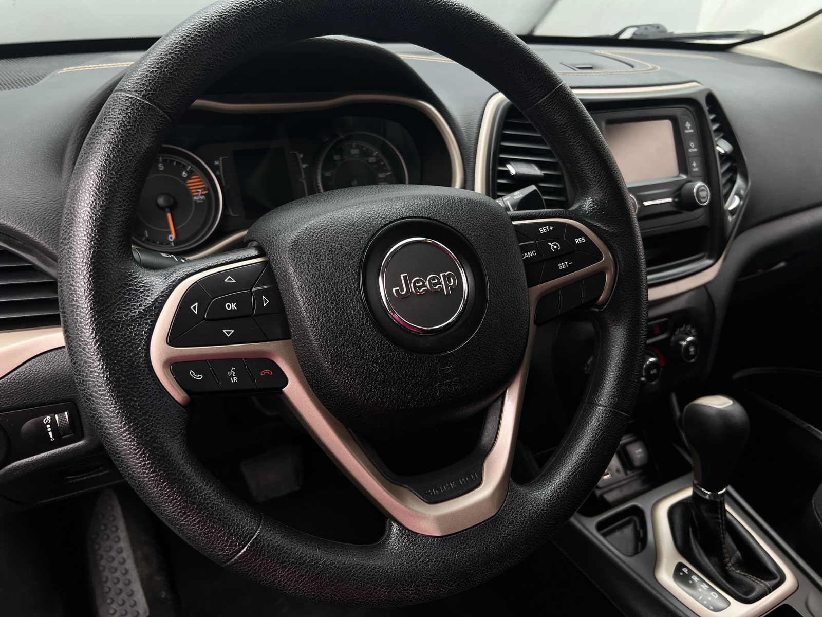 Thumbnail: 2016 Jeep Cherokee - 5