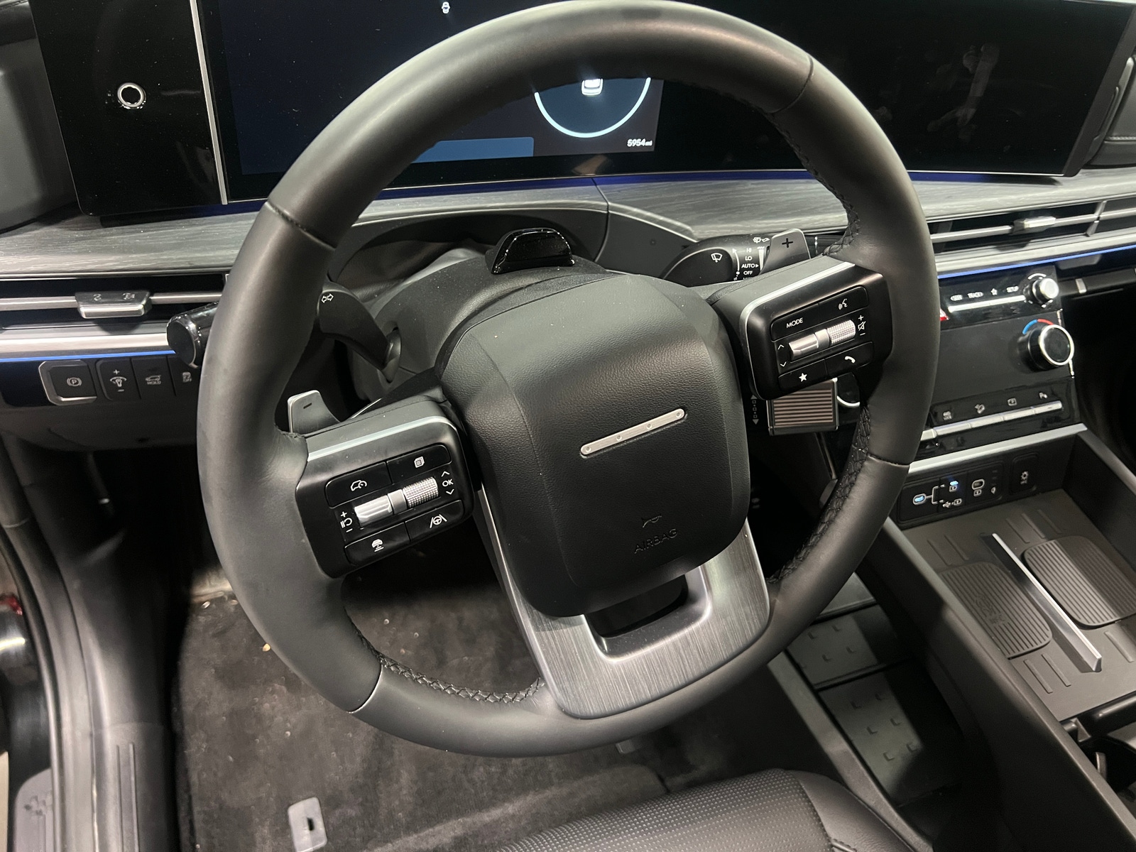 Thumbnail: 2025 Hyundai Santa Fe - 4