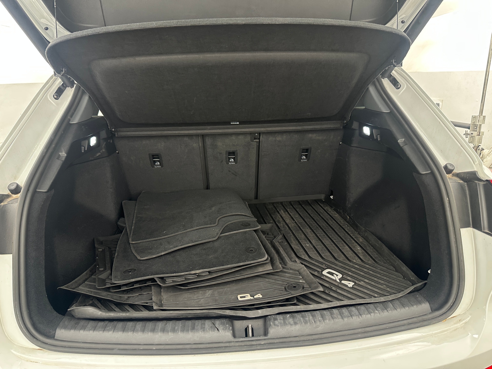 Thumbnail: 2023 Audi Q4 e-tron - 6