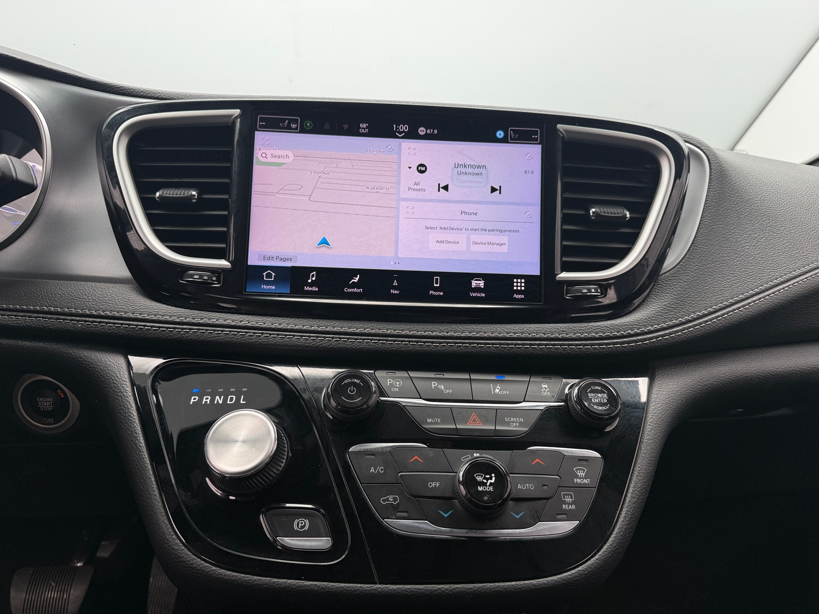 Thumbnail: 2024 Chrysler Pacifica - 3