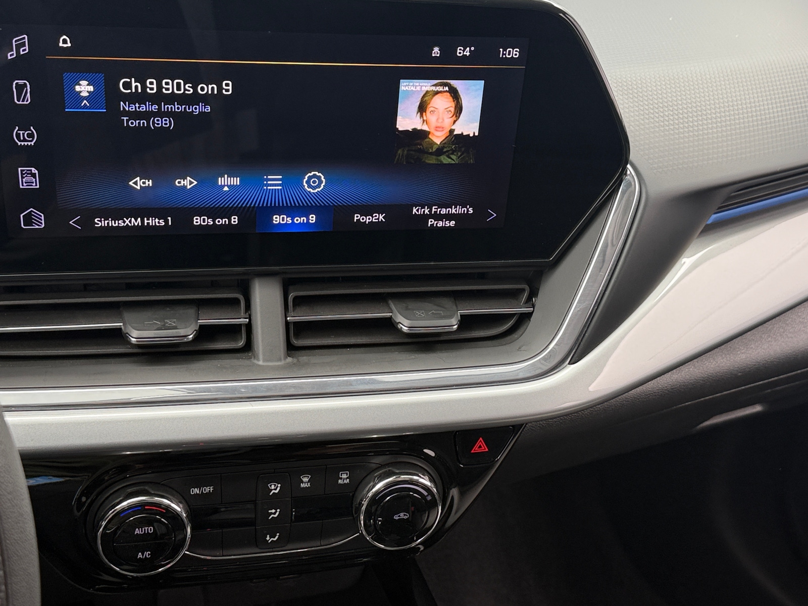 Thumbnail: 2025 Chevrolet Trax - 4