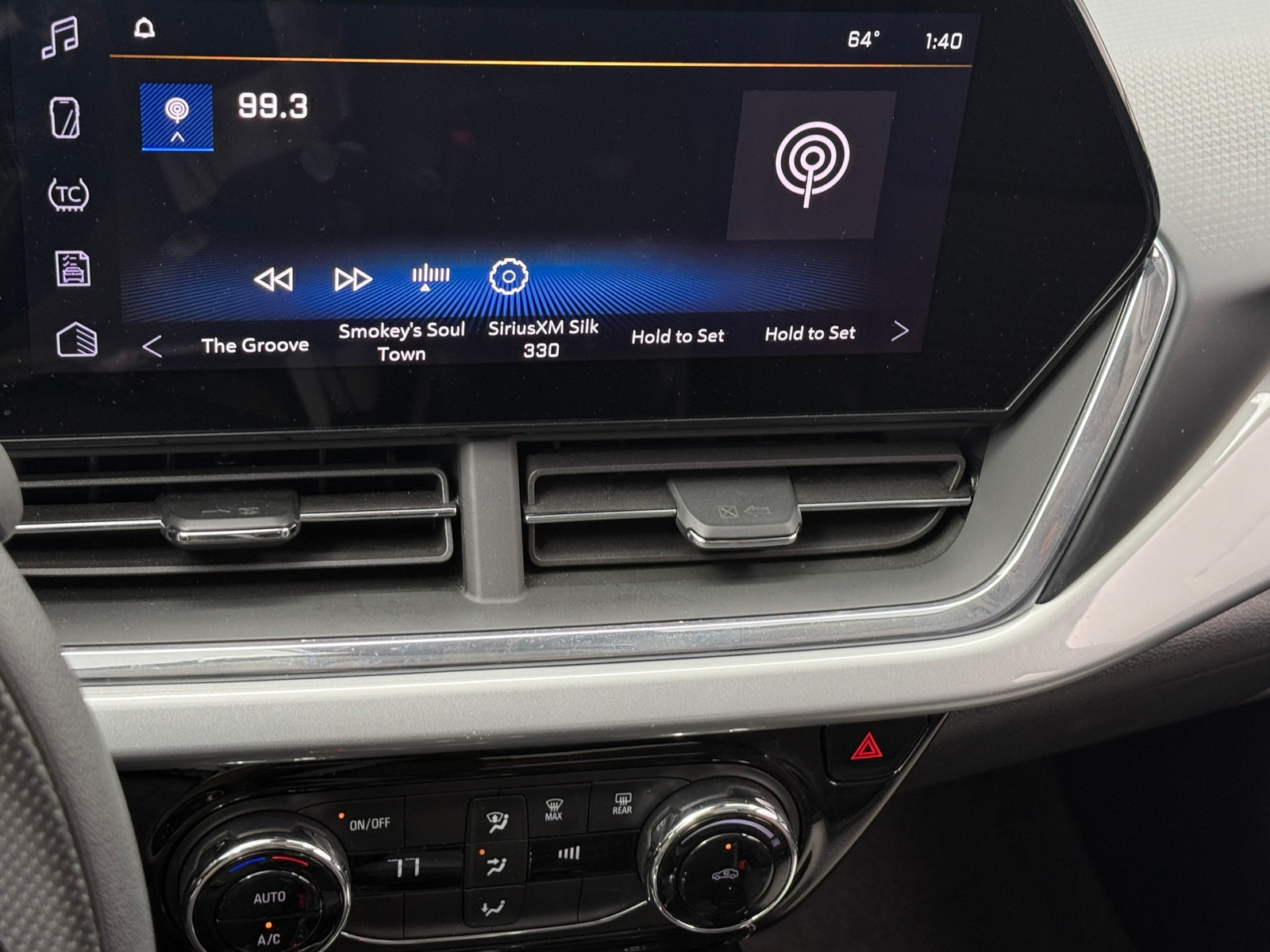 Thumbnail: 2025 Chevrolet Trax - 4