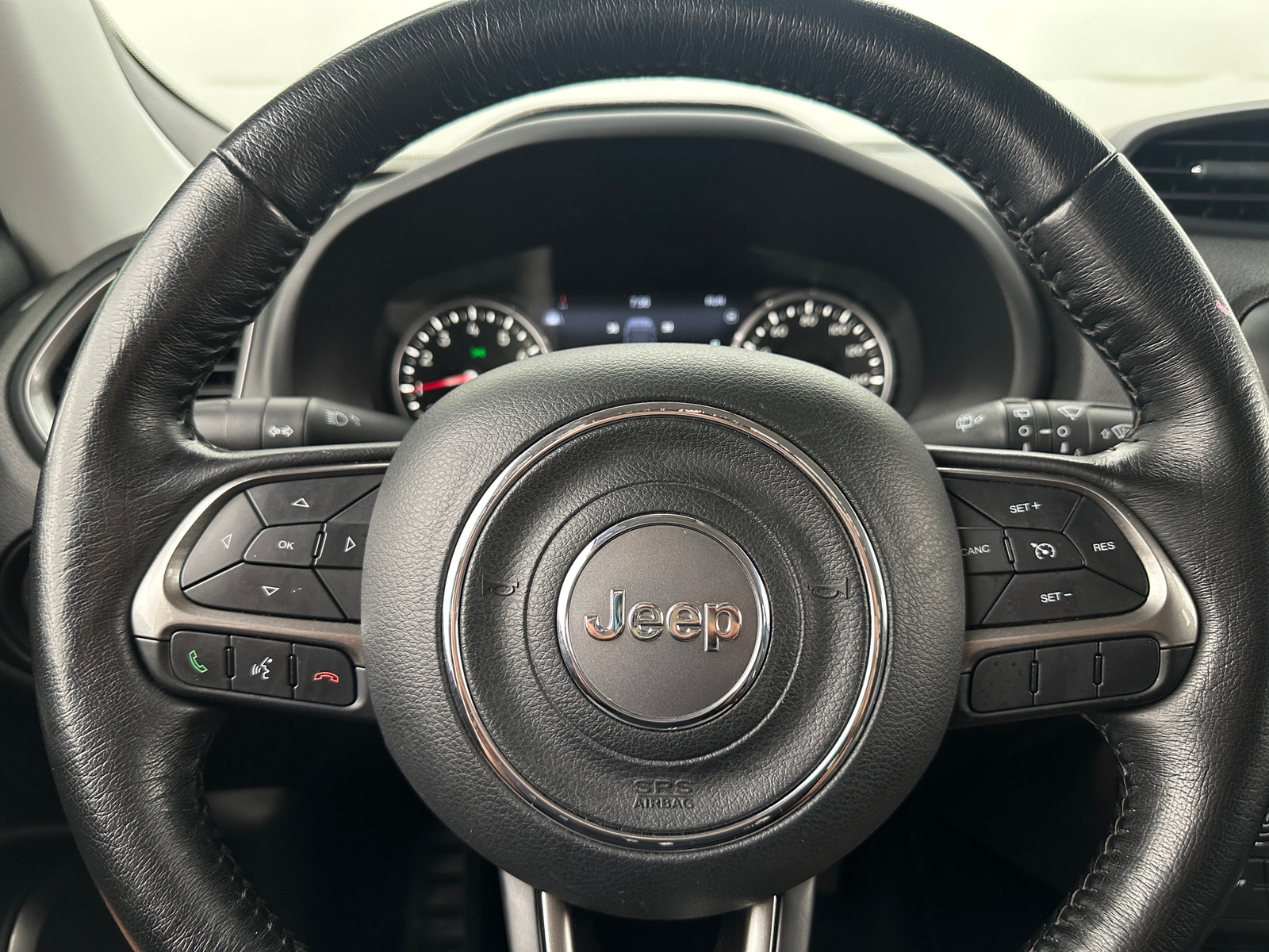 Thumbnail: 2018 Jeep Renegade - 4