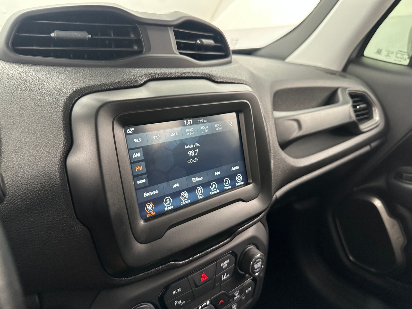 Thumbnail: 2018 Jeep Renegade - 3