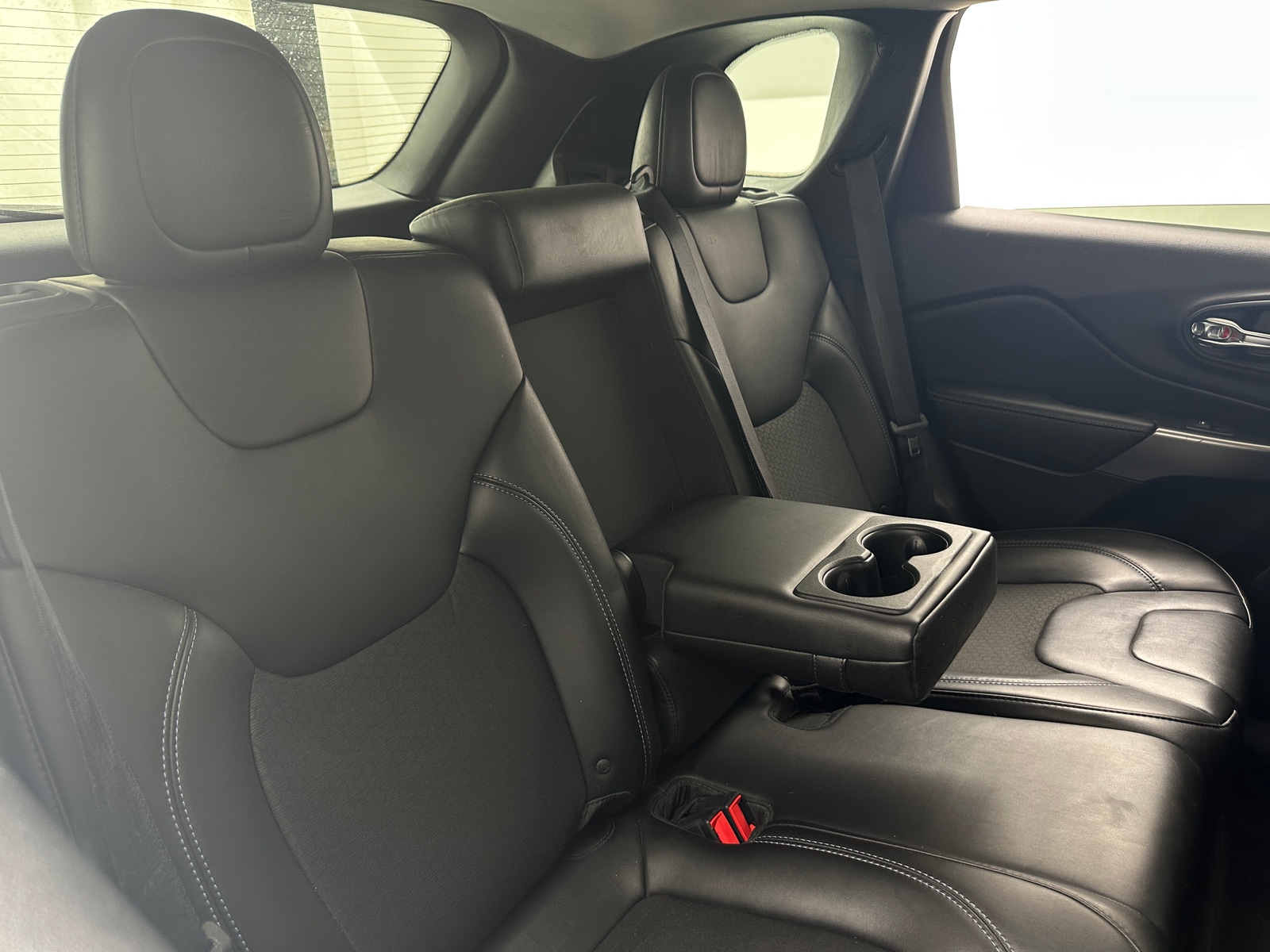 Thumbnail: 2019 Jeep Cherokee - 6