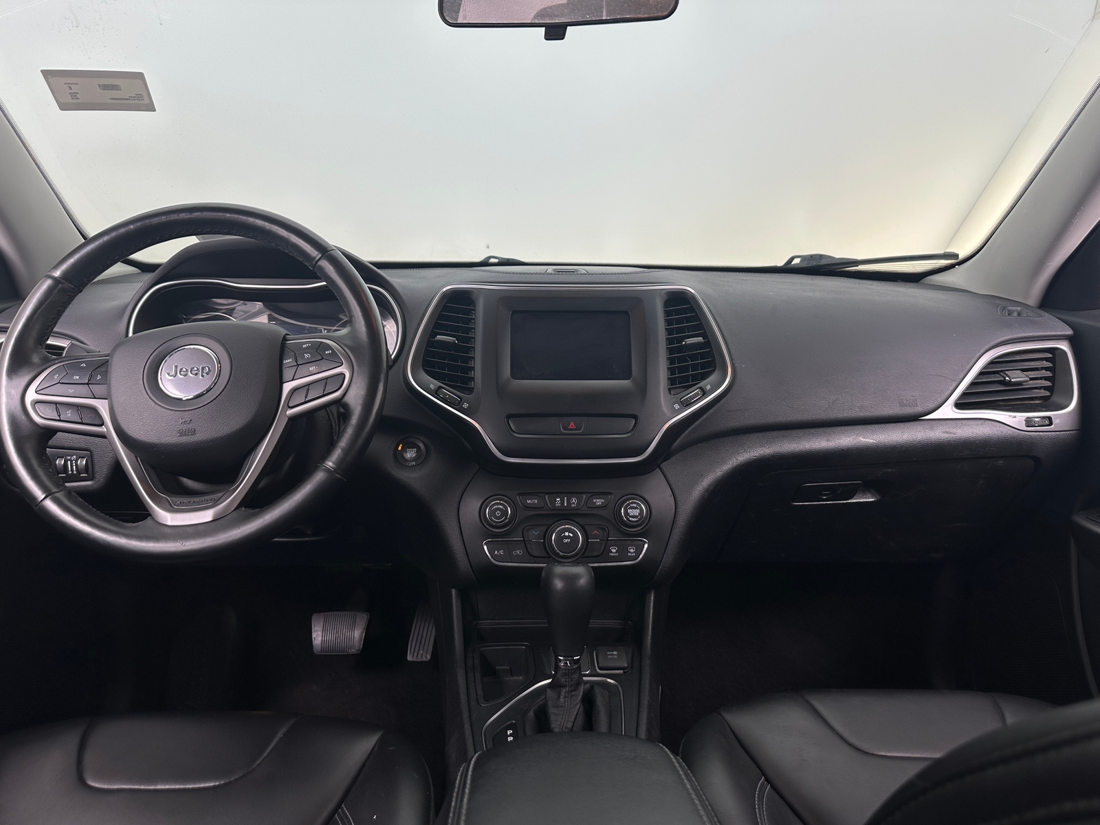 Thumbnail: 2019 Jeep Cherokee - 3