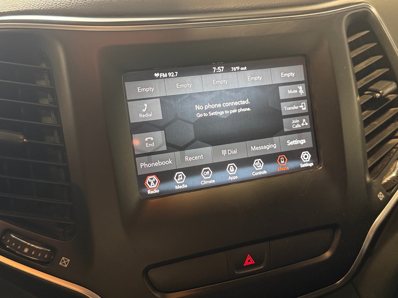 Thumbnail: 2019 Jeep Cherokee - 4