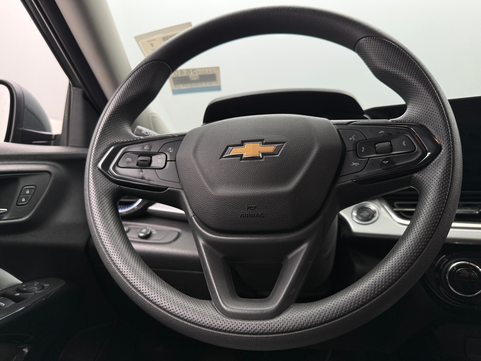 Thumbnail: 2025 Chevrolet Trax - 5