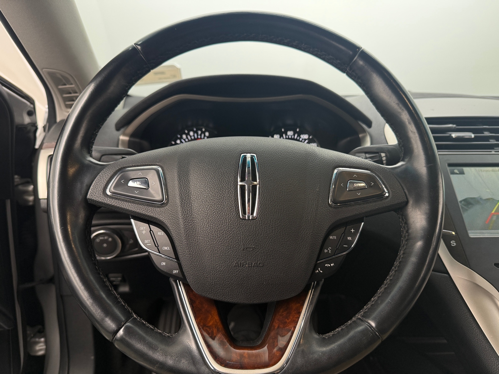 Thumbnail: 2016 Lincoln MKZ - 4