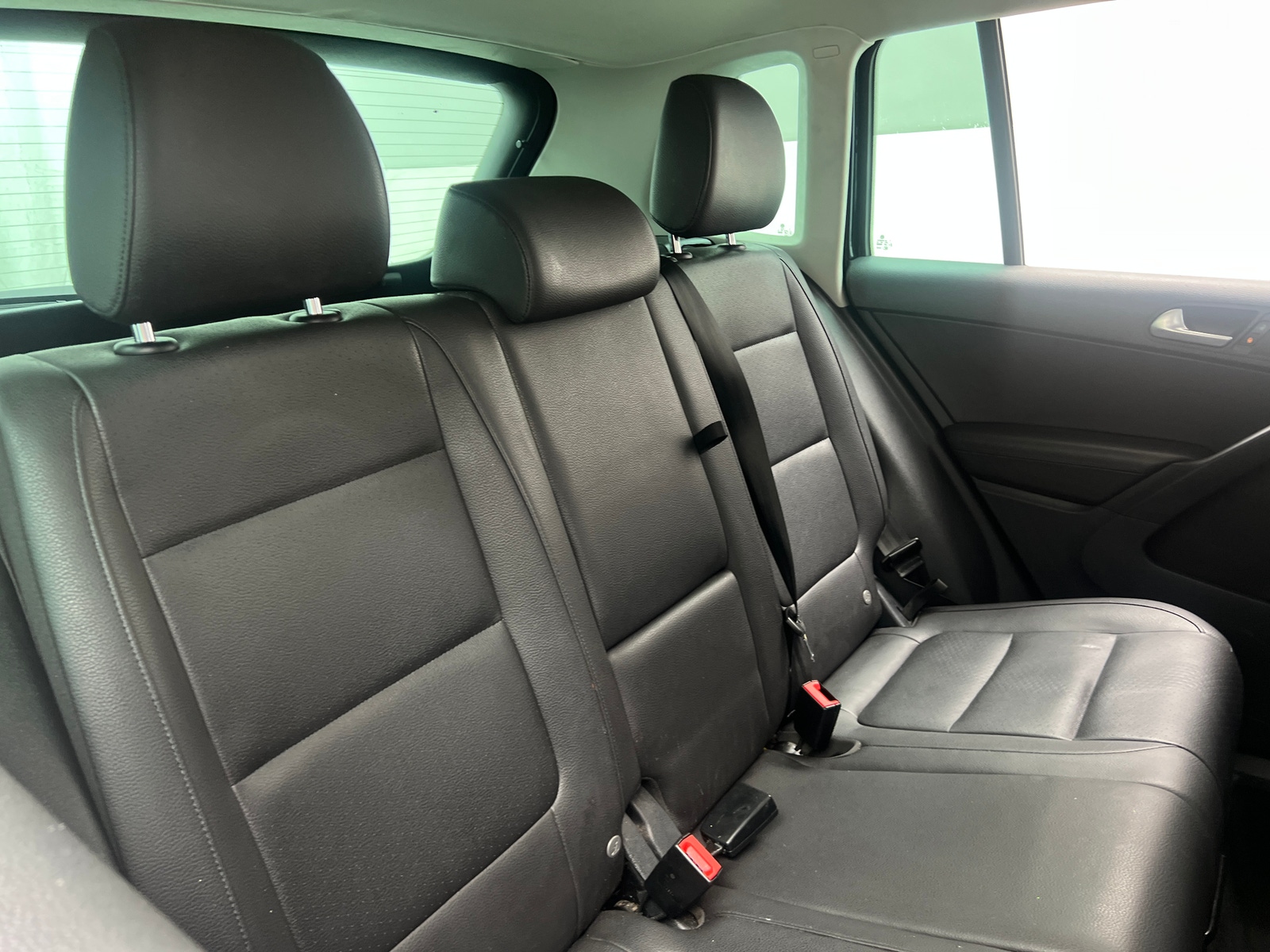 Thumbnail: 2015 Volkswagen Tiguan - 6