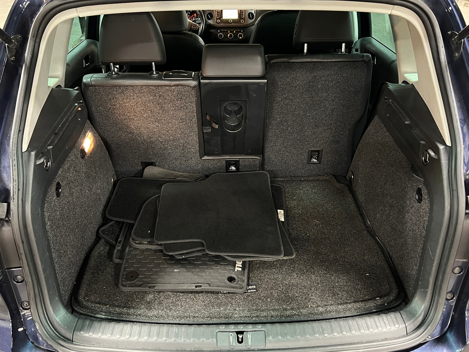 Thumbnail: 2015 Volkswagen Tiguan - 7