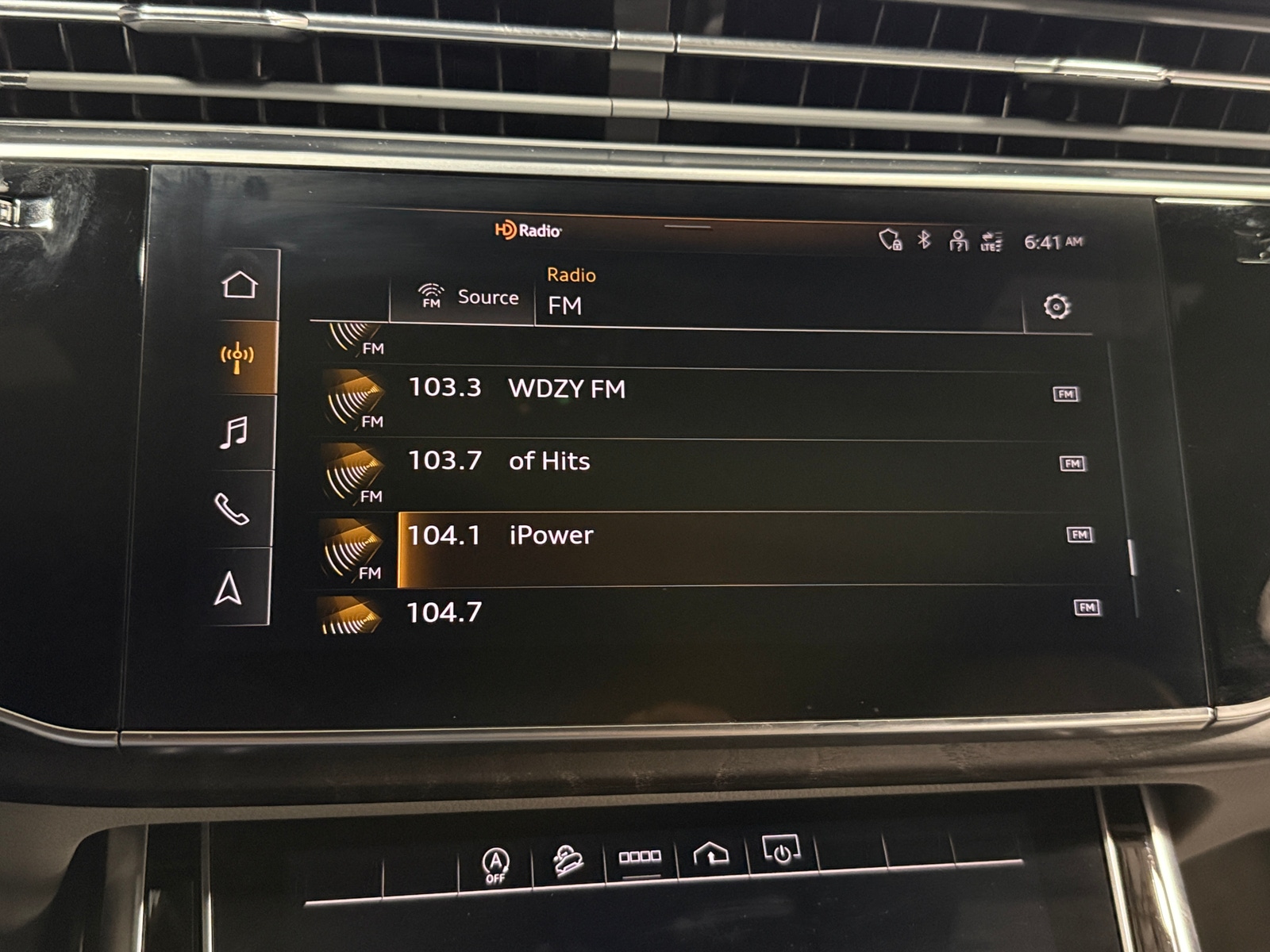 Thumbnail: 2021 Audi Q7 - 3