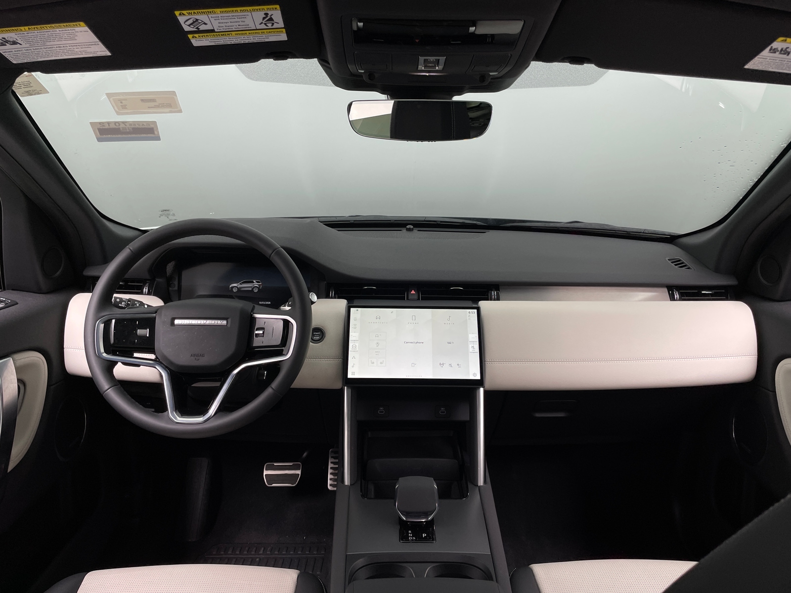 Thumbnail: 2024 Land Rover Discovery Sport - 2