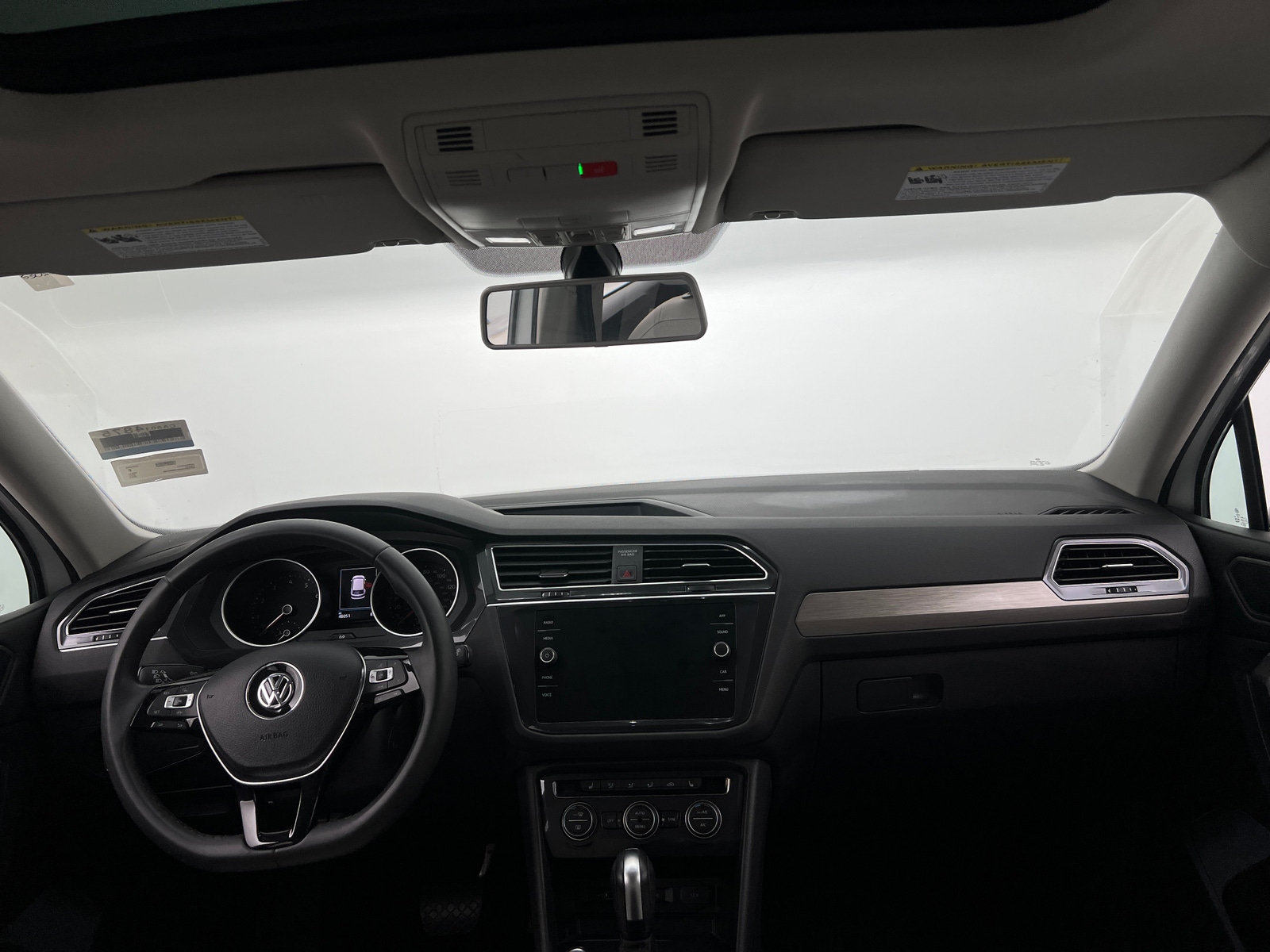 Thumbnail: 2020 Volkswagen Tiguan - 2