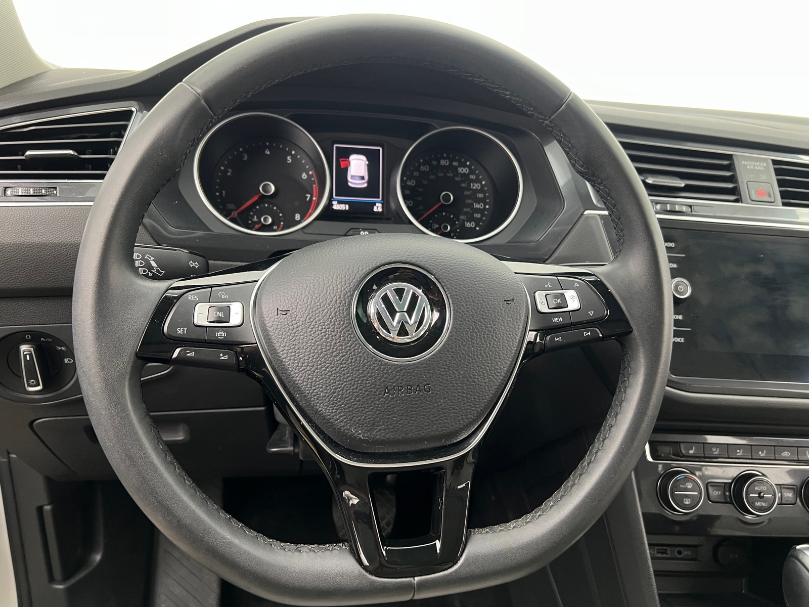 Thumbnail: 2020 Volkswagen Tiguan - 4