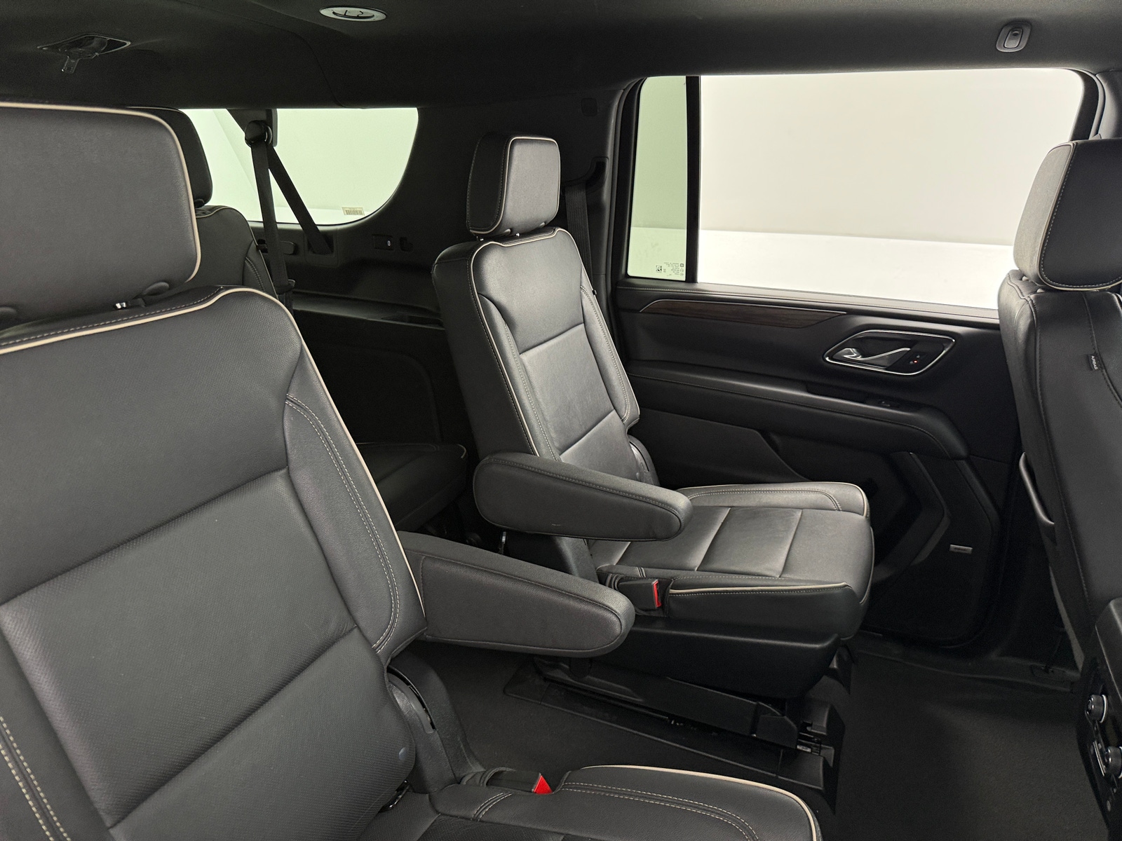 Thumbnail: 2023 Chevrolet Suburban - 5