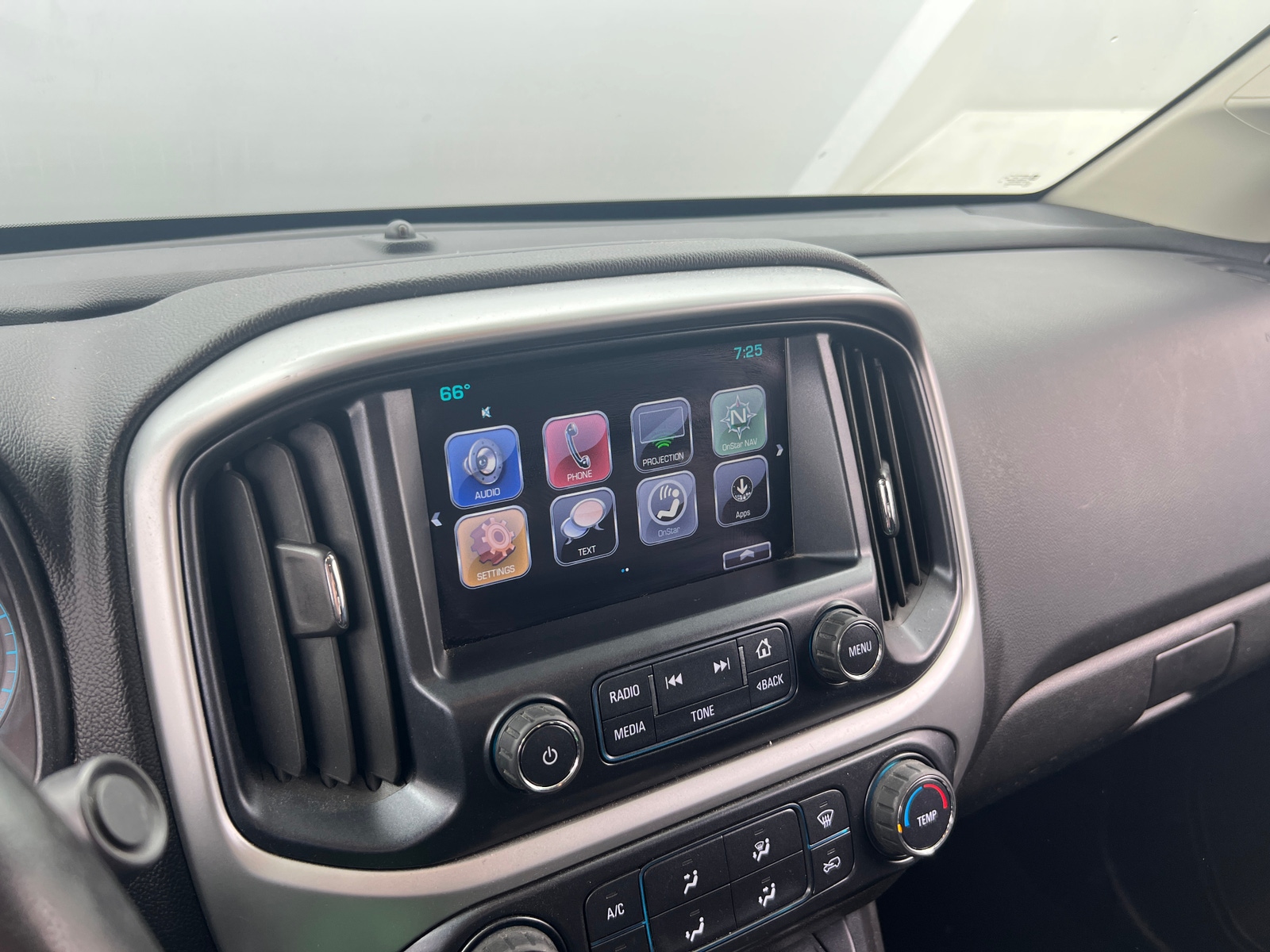 Thumbnail: 2017 Chevrolet Colorado - 4