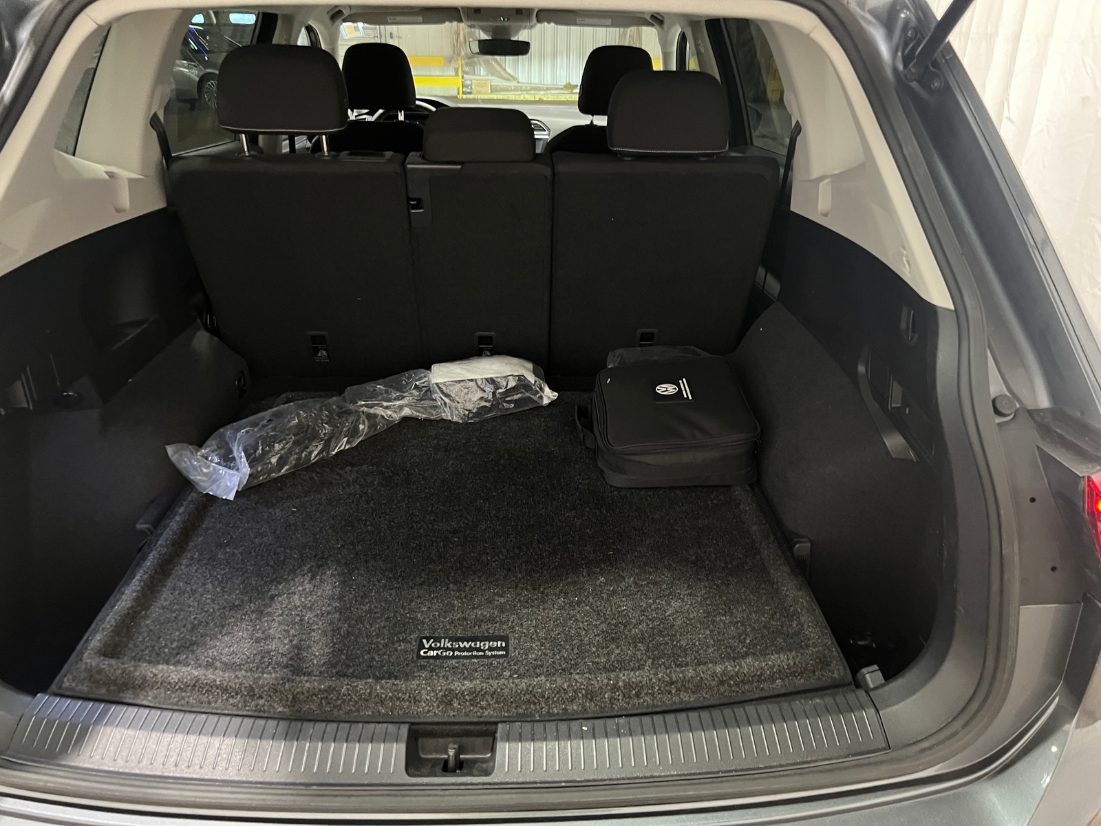 Thumbnail: 2023 Volkswagen Tiguan - 7