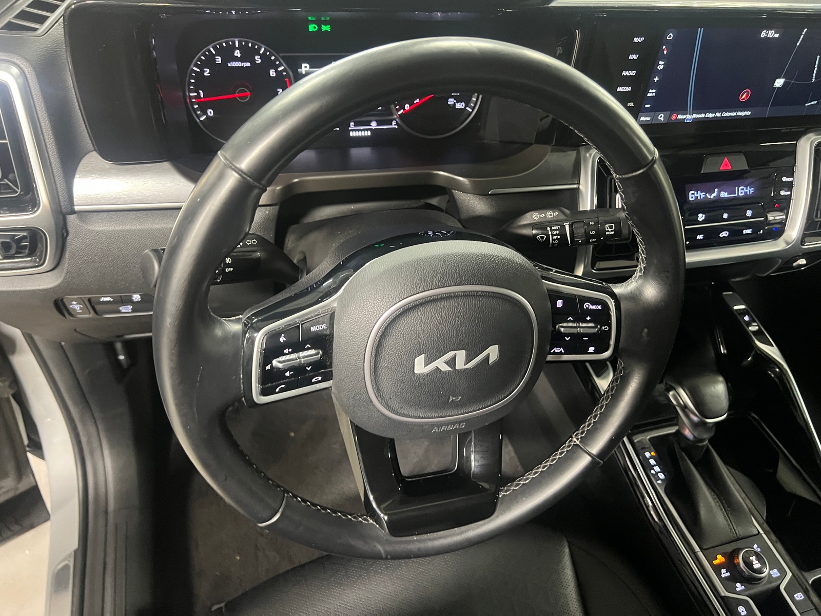 Thumbnail: 2022 Kia Sorento - 4