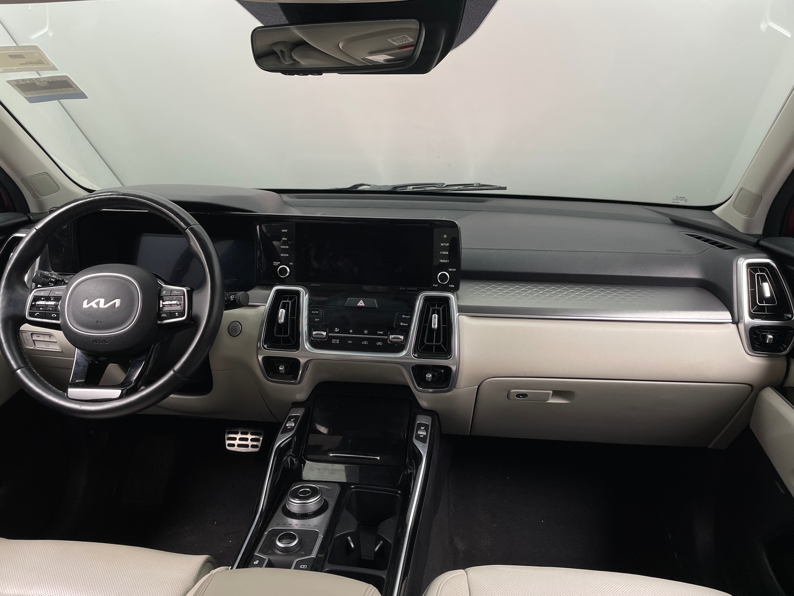 Thumbnail: 2023 Kia Sorento - 2