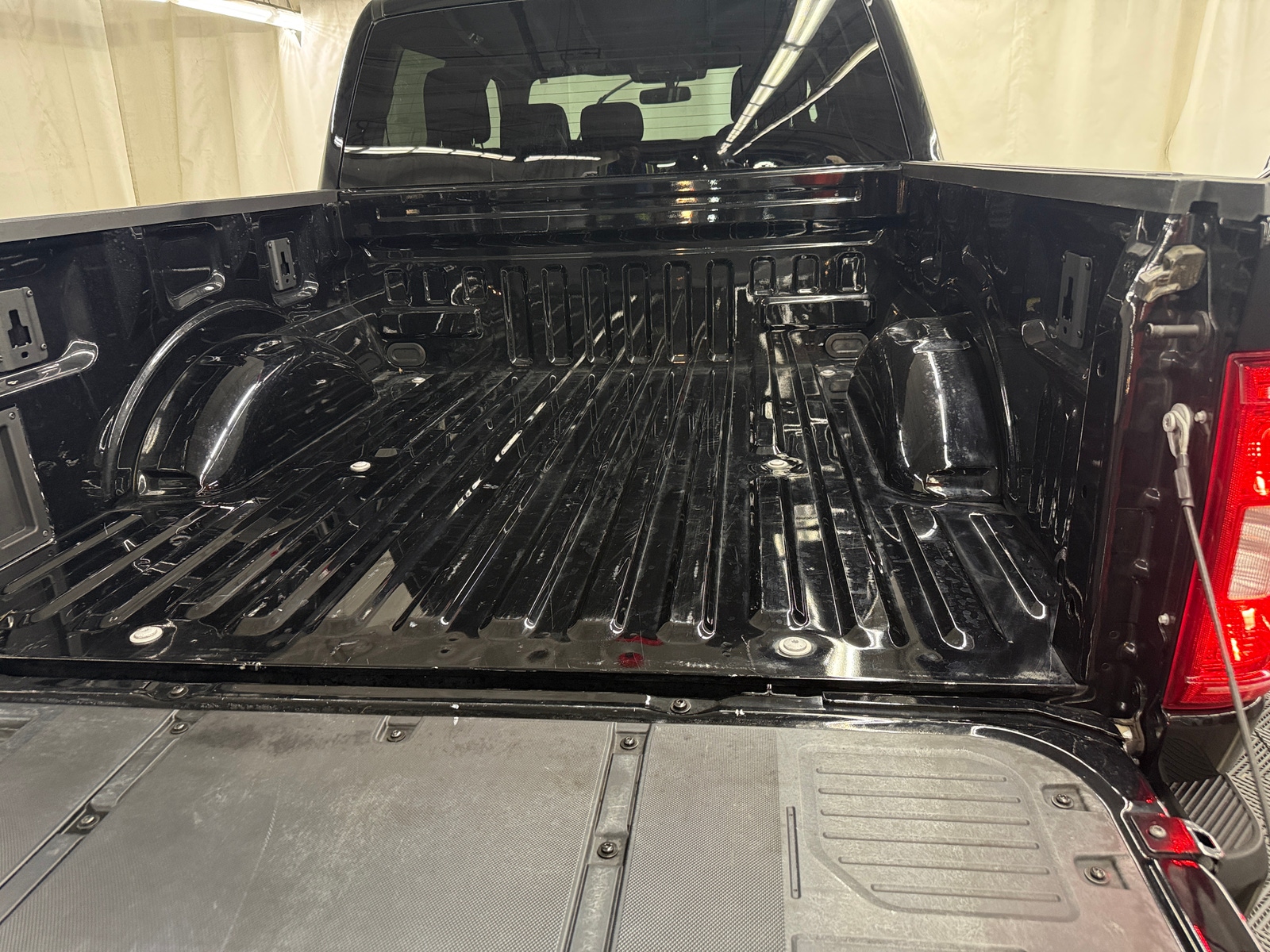 Thumbnail: 2023 Ford Econoline - 7