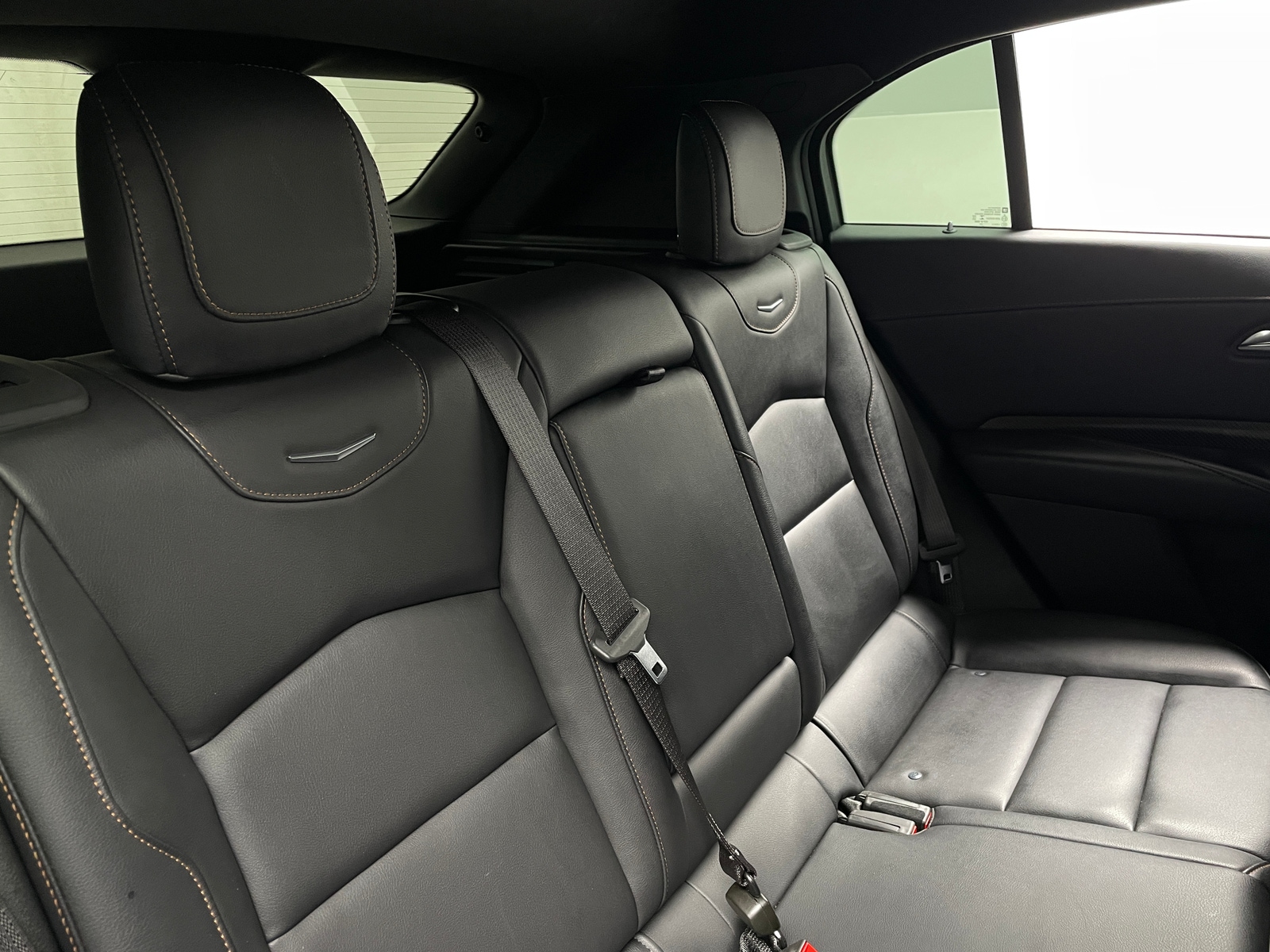 Thumbnail: 2022 Cadillac XT4 - 5