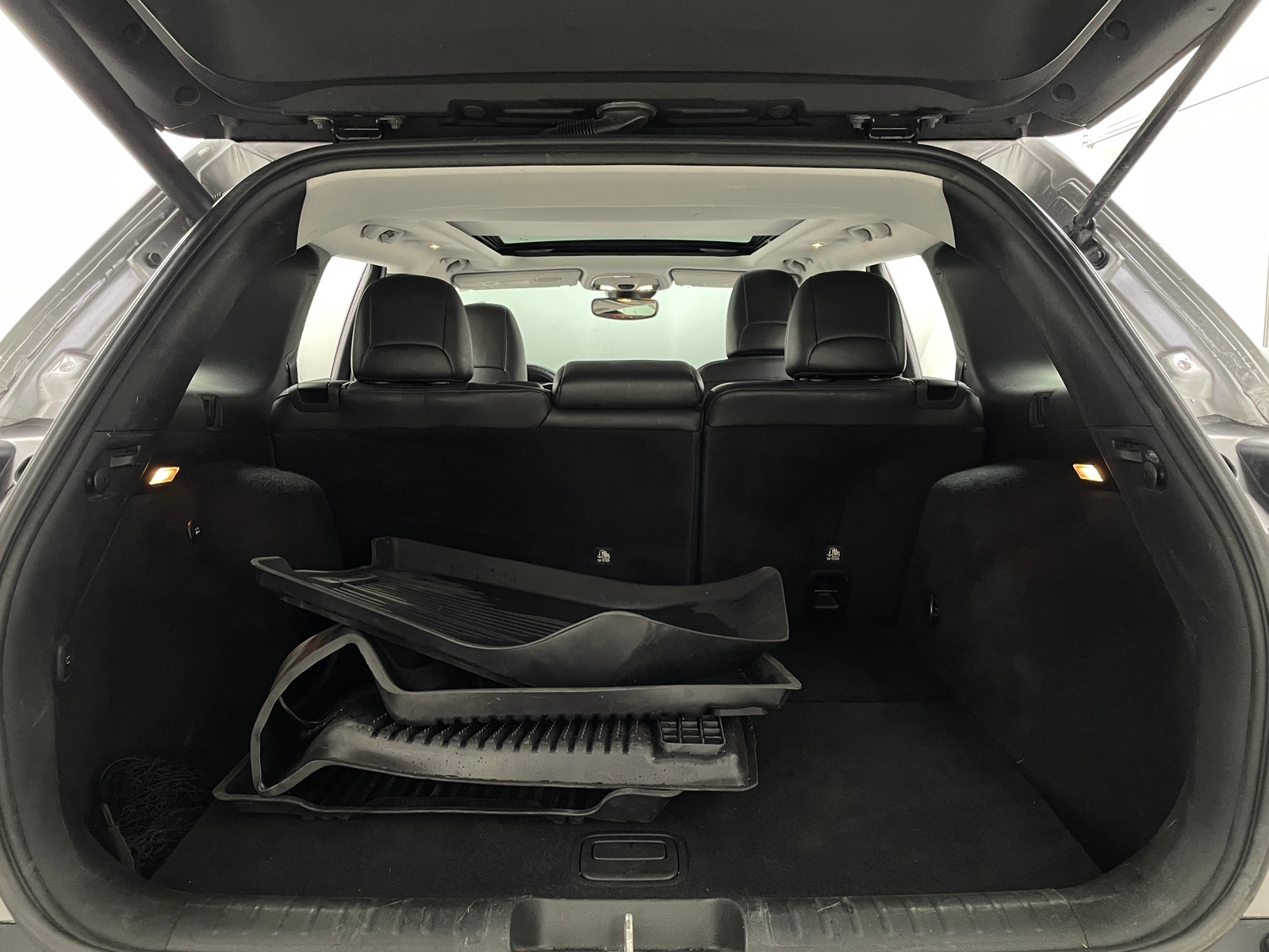 Thumbnail: 2019 Jeep Cherokee - 6