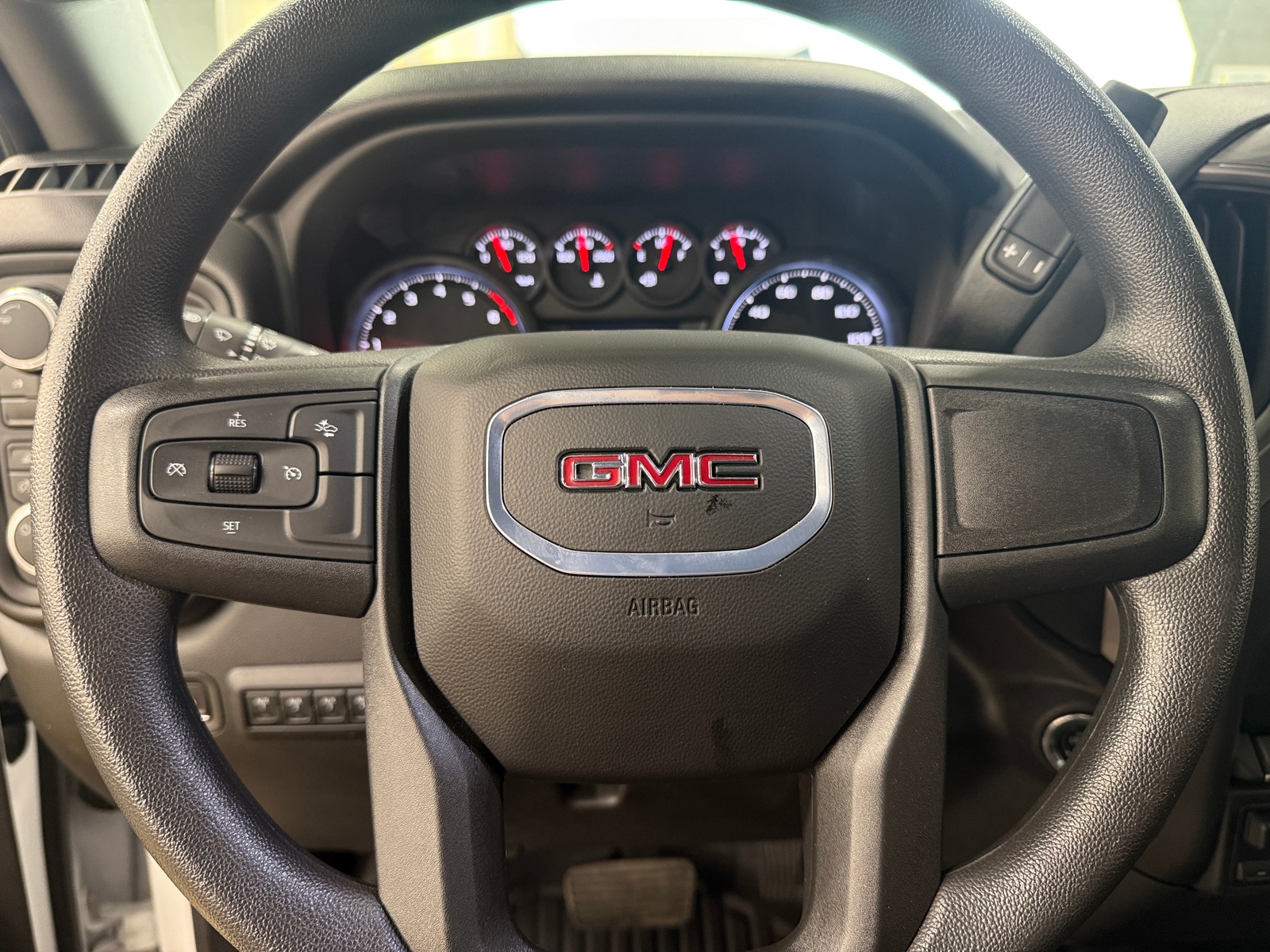 Thumbnail: 2025 GMC Sierra 2500 - 4