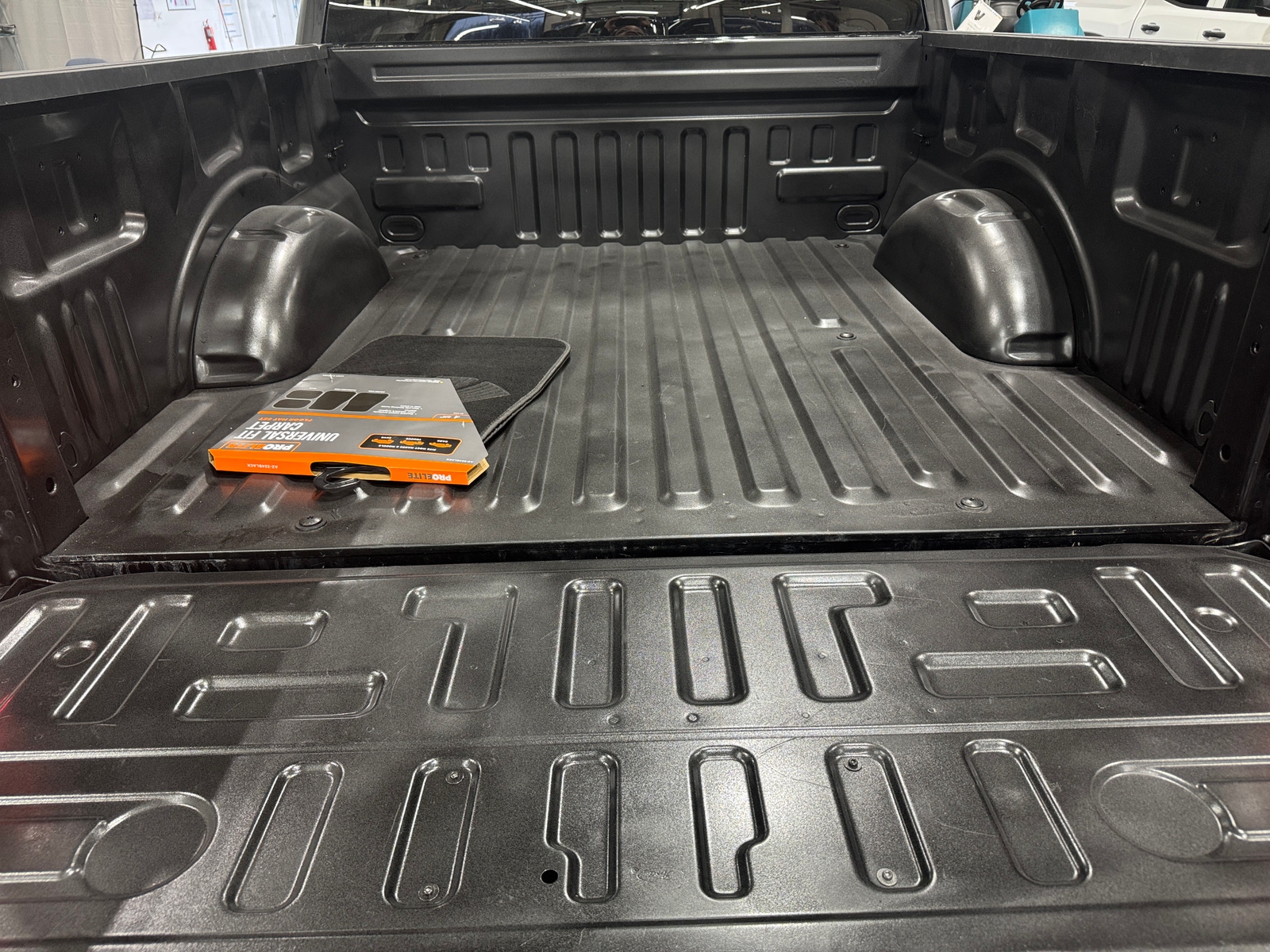 Thumbnail: 2021 Ford Econoline - 6