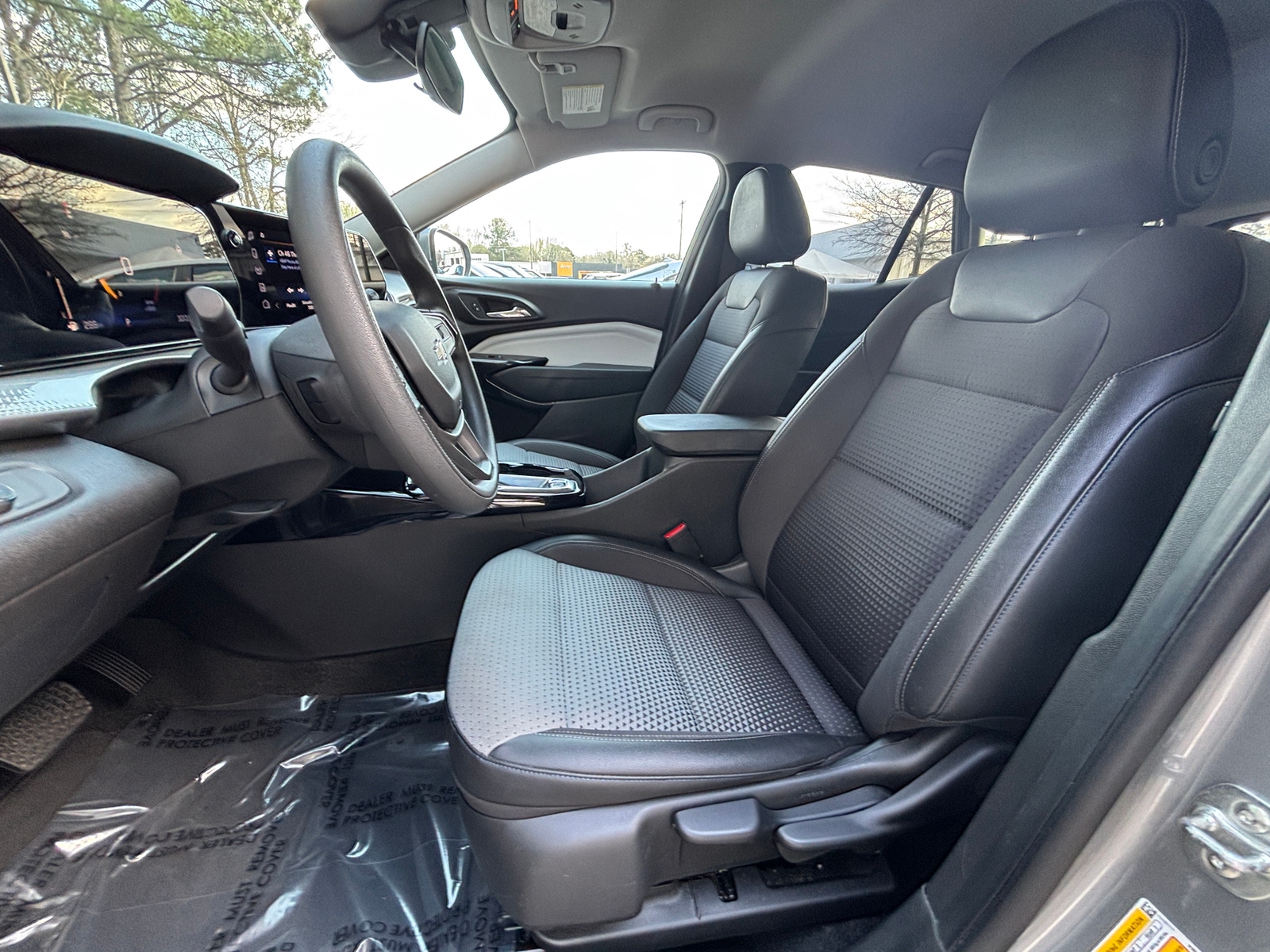 Thumbnail: 2025 Chevrolet Trax - 2