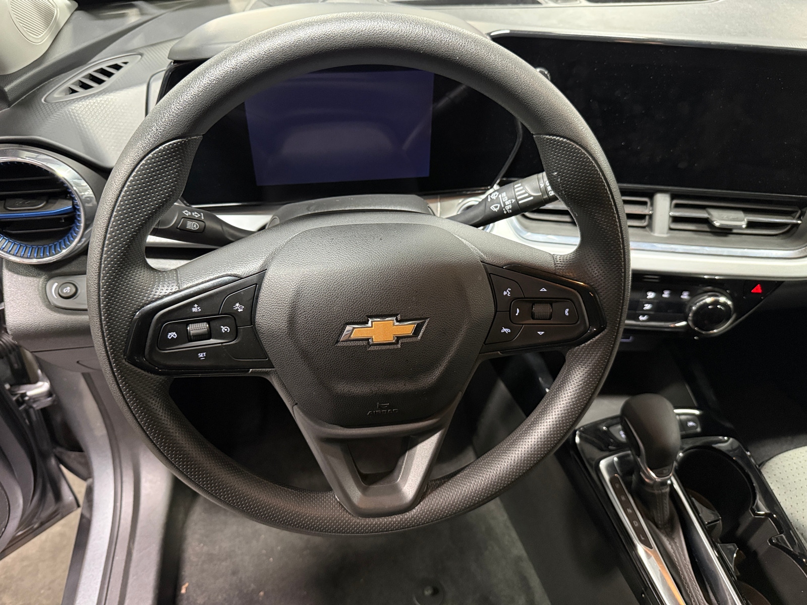 Thumbnail: 2025 Chevrolet Trax - 5