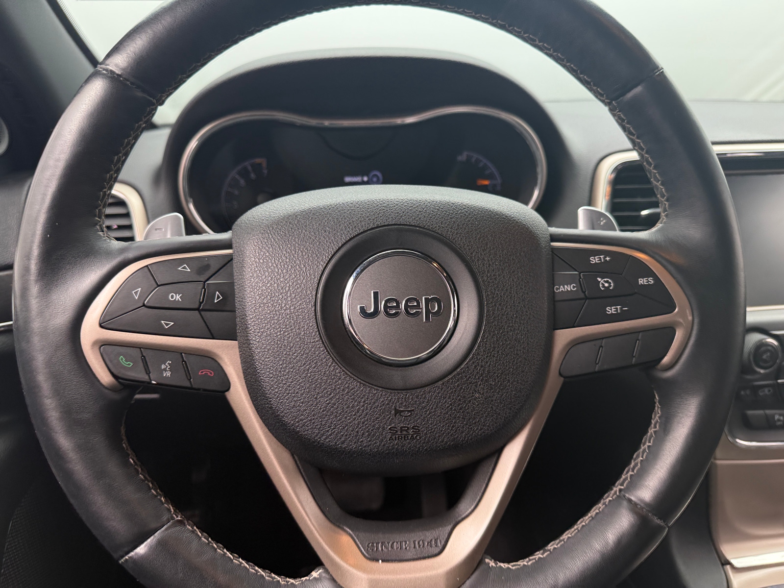 Thumbnail: 2016 Jeep Grand Cherokee - 4