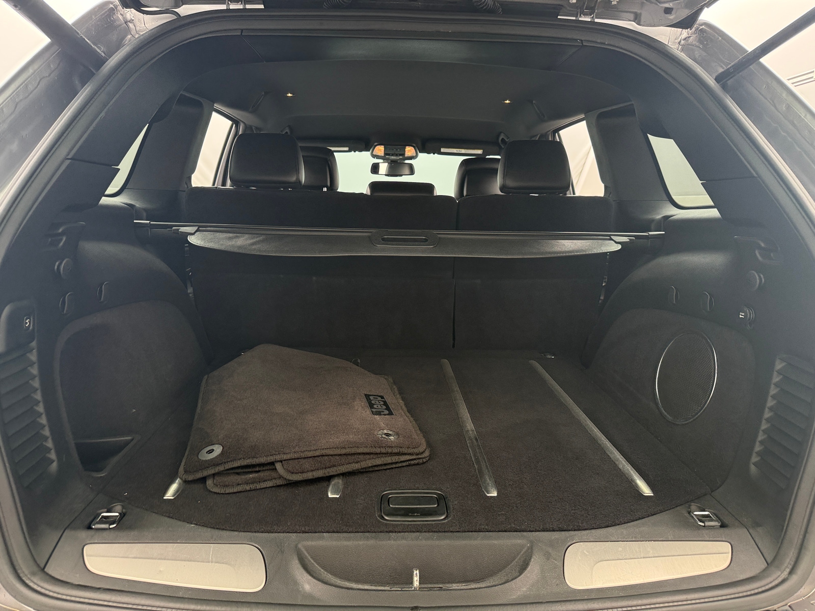 Thumbnail: 2016 Jeep Grand Cherokee - 6