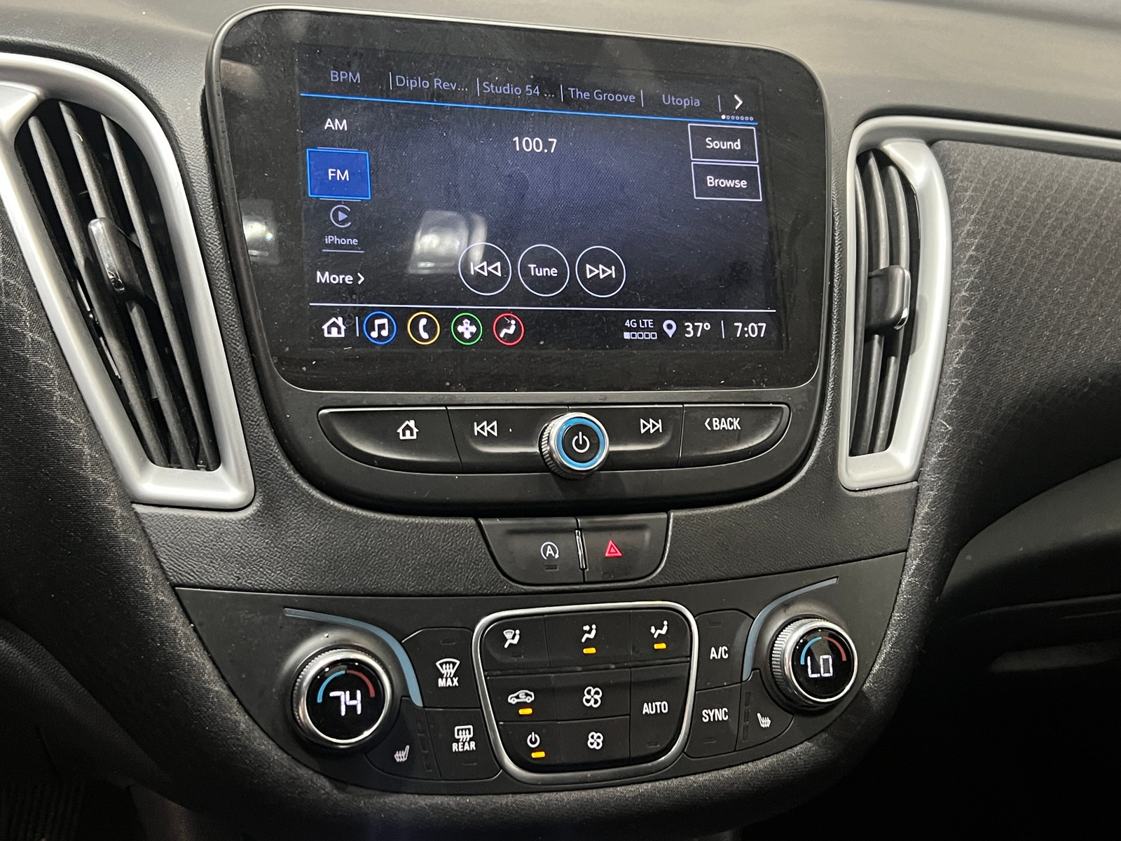 Thumbnail: 2024 Chevrolet Malibu - 4