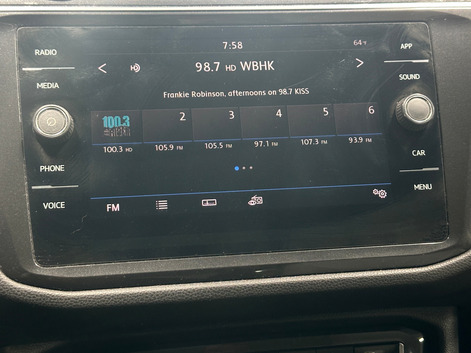 Thumbnail: 2018 Volkswagen Tiguan - 3