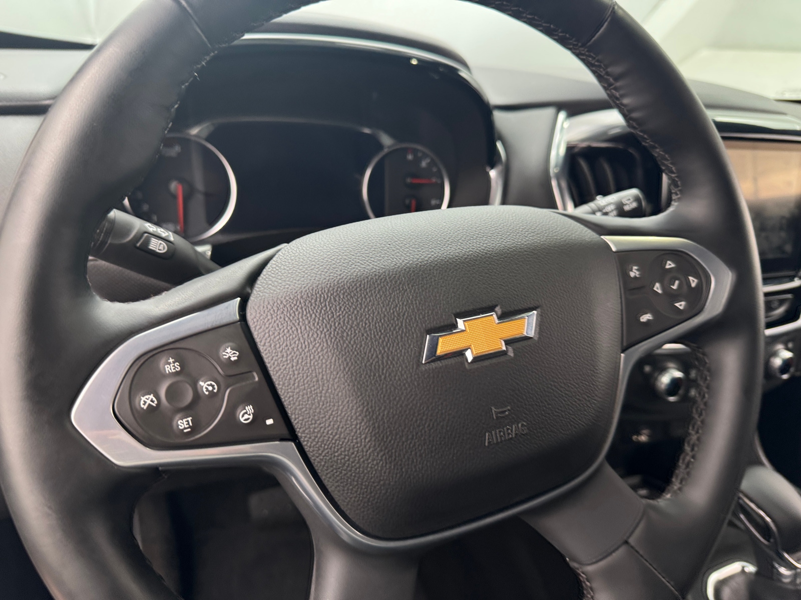 Thumbnail: 2023 Chevrolet Traverse - 4