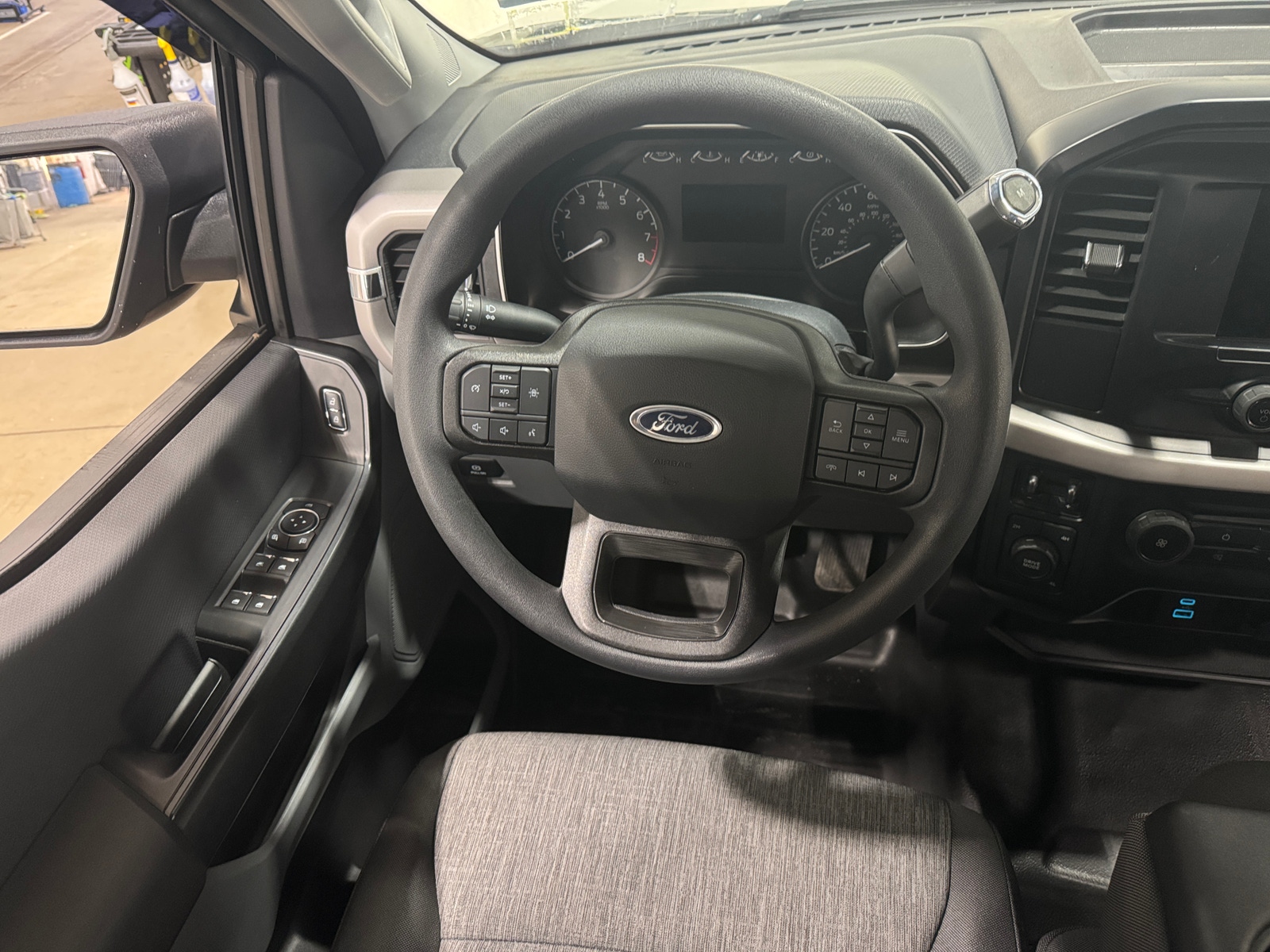 Thumbnail: 2023 Ford Econoline - 5