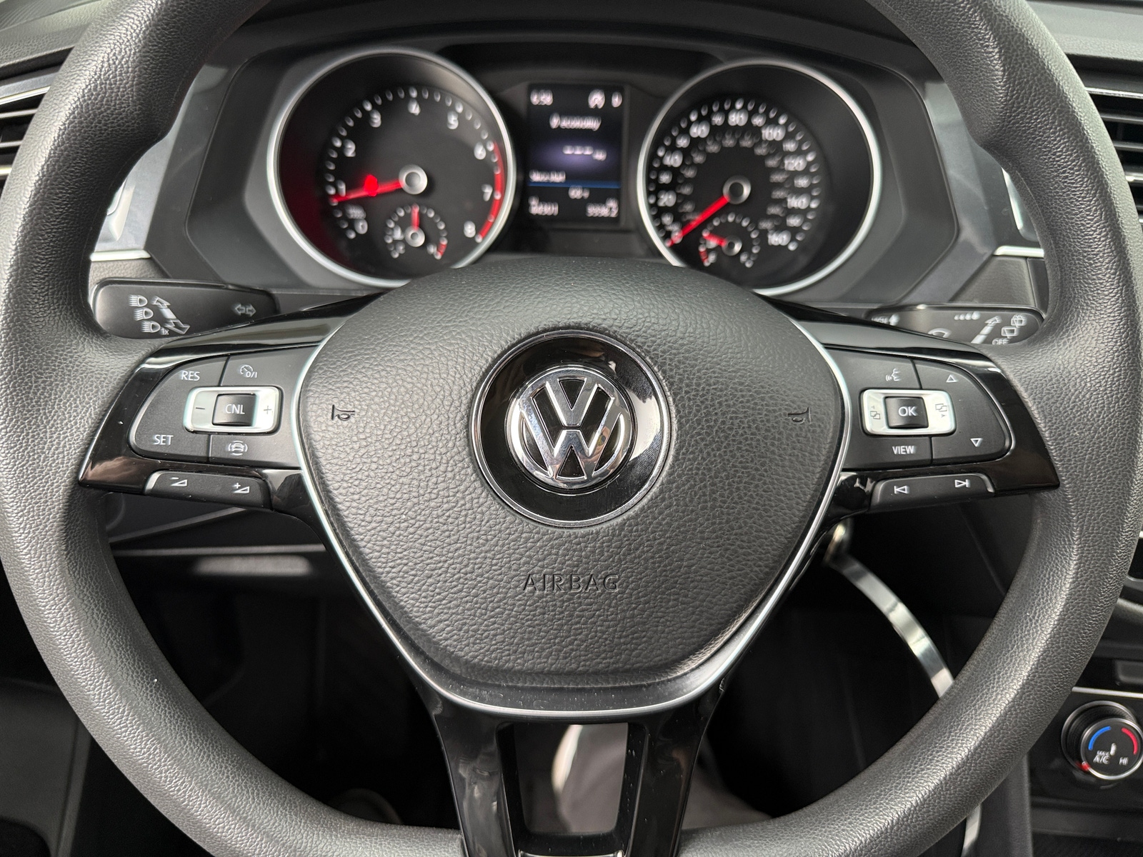 Thumbnail: 2019 Volkswagen Tiguan - 5